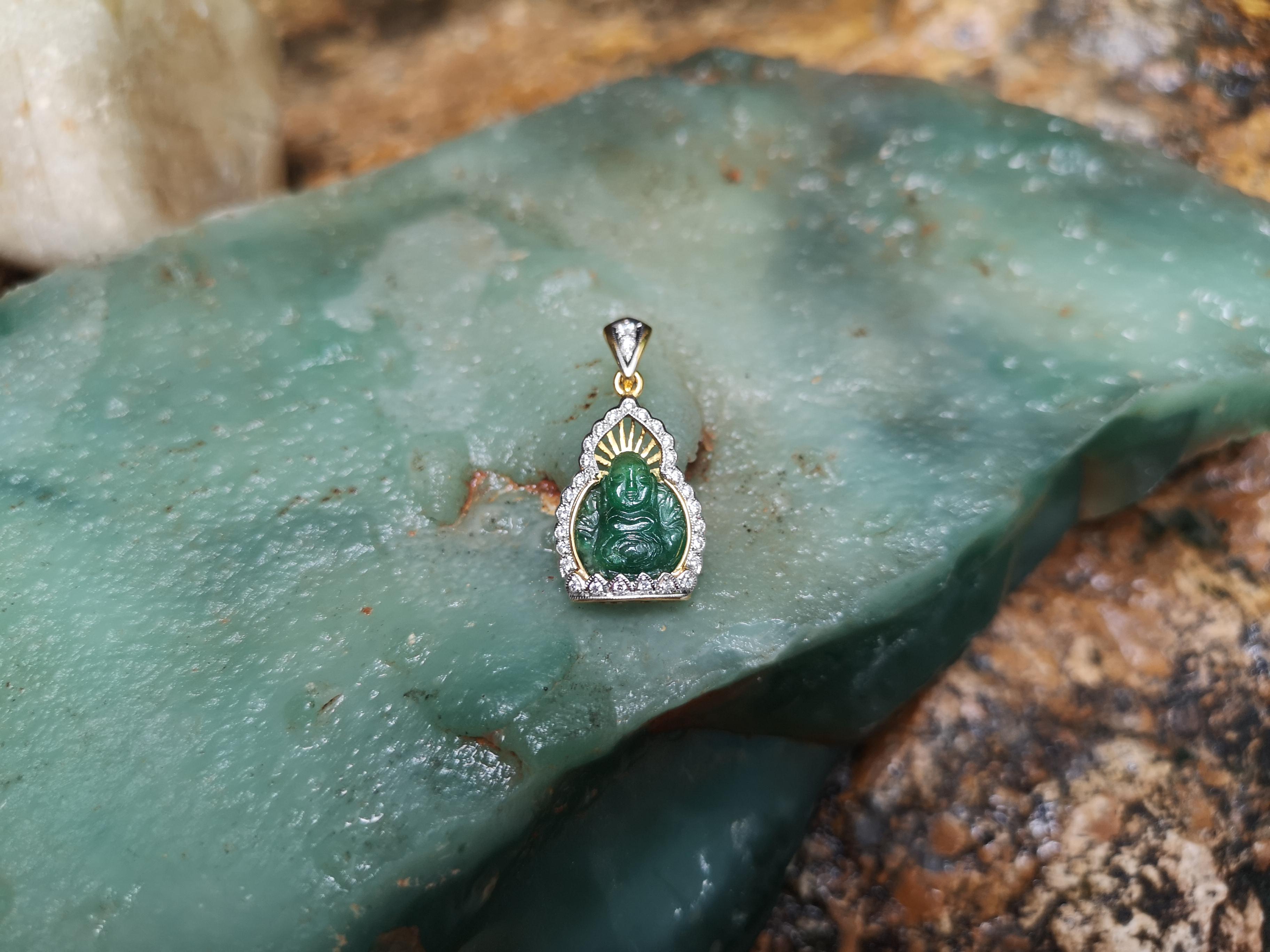 emerald buddha necklace