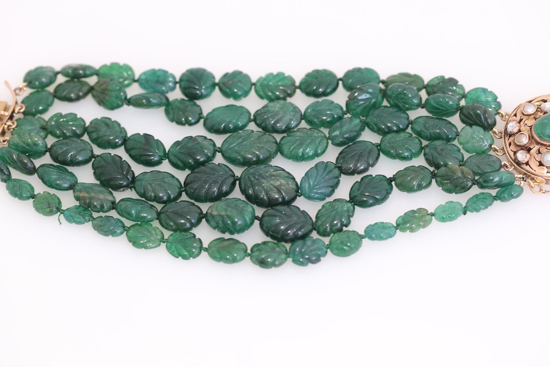 Carved Emeralds Rose-Cut Diamonds Bracelet, 1900 In Good Condition For Sale In Herzelia, Tel Aviv