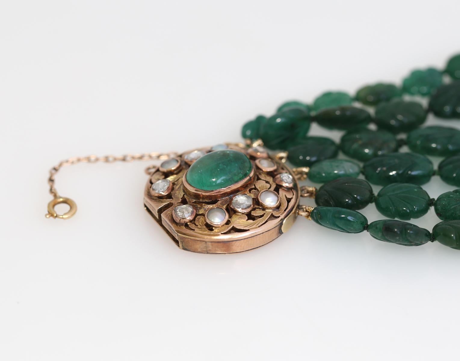 Carved Emeralds Rose-Cut Diamonds Bracelet, 1900 For Sale 1