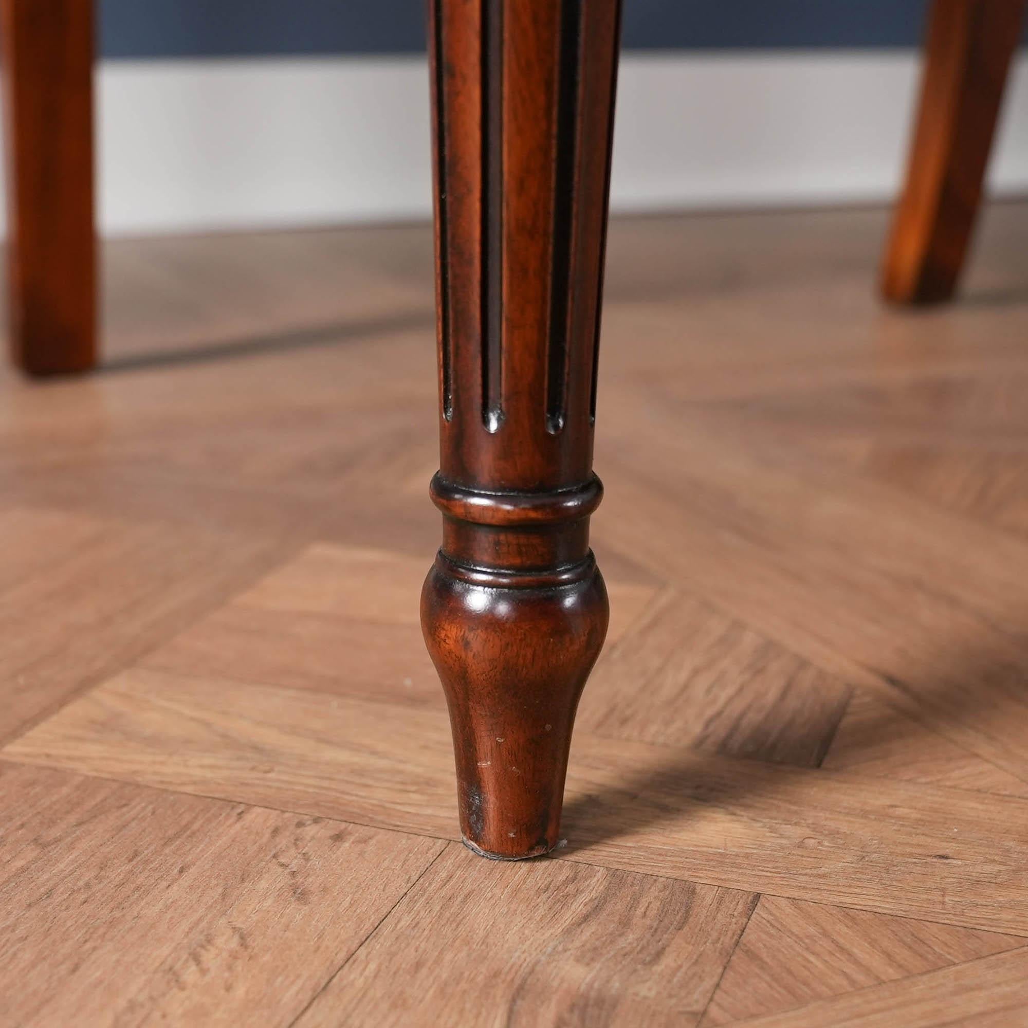 Chaises tapissées Empire sculptées, ensemble de 10 pièces en vente 1