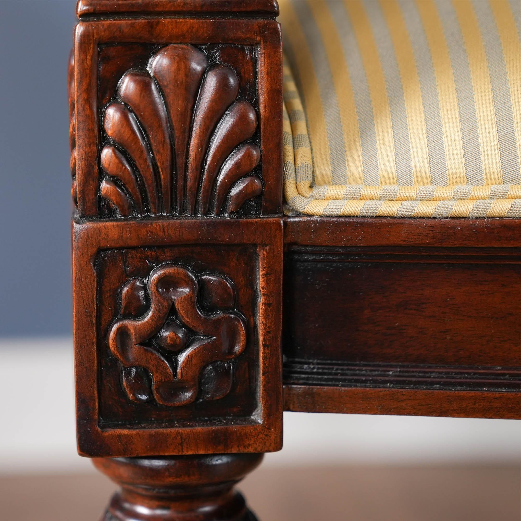 Chaises tapissées Empire sculptées, ensemble de 10 pièces en vente 2