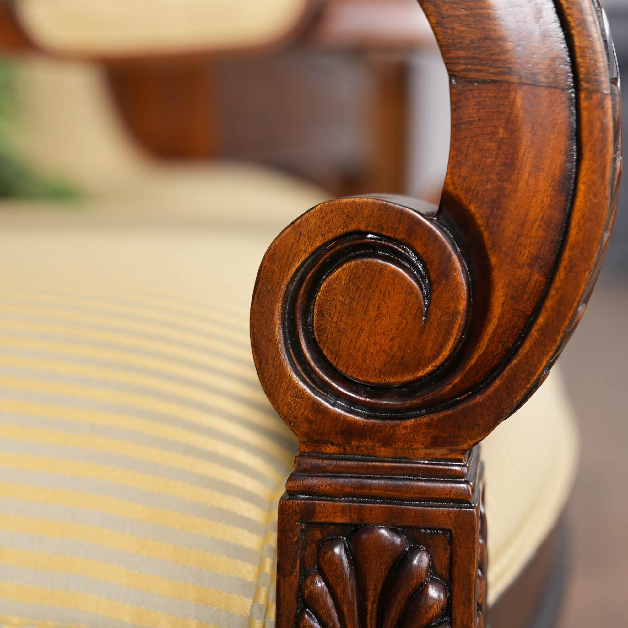 Chaises tapissées Empire sculptées, ensemble de 10 pièces en vente 3