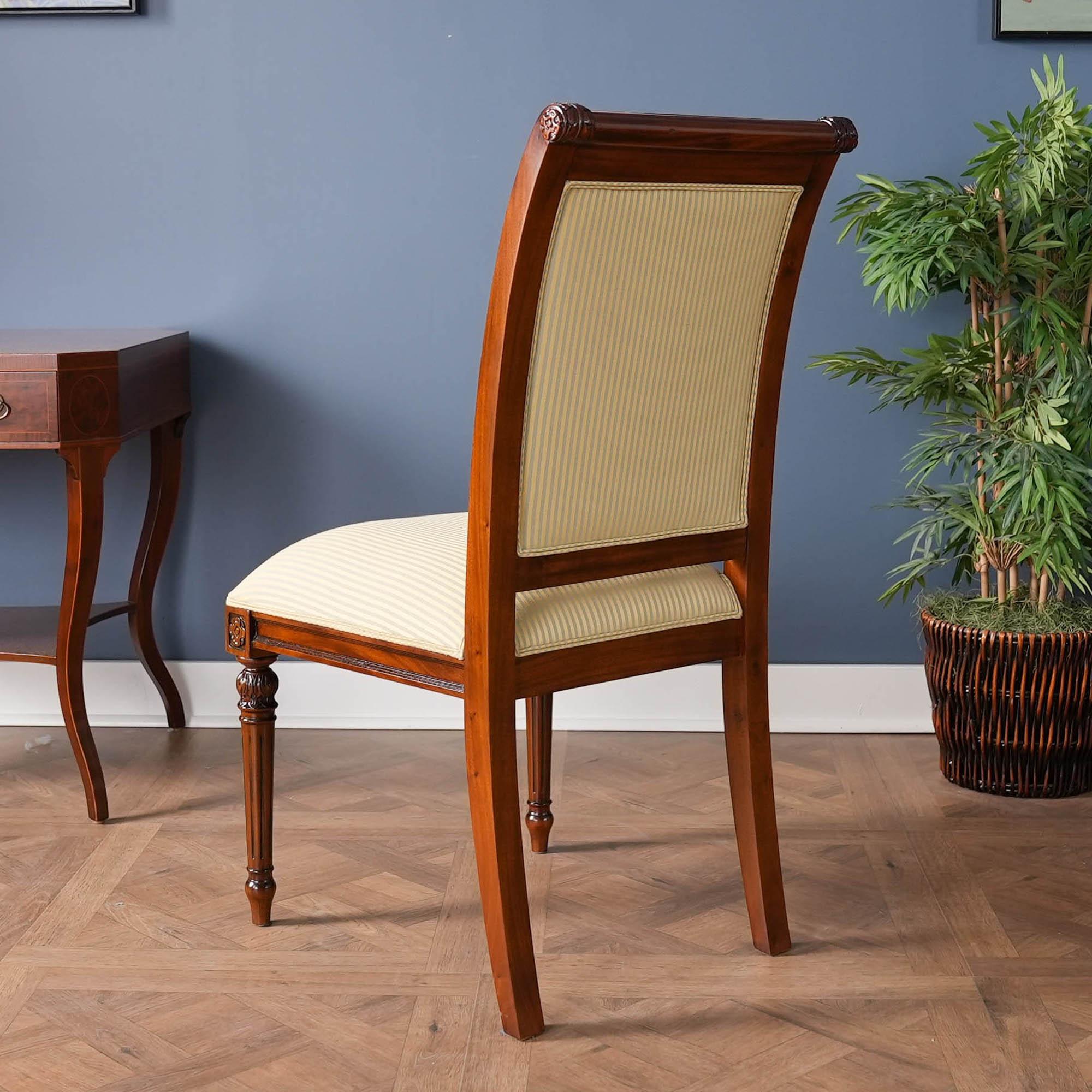 Chaises tapissées Empire sculptées, ensemble de 10 pièces en vente 9