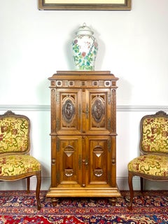 Armoire anglaise sculptée - Renaissance - période Louis Philippe - 19e Angleterre