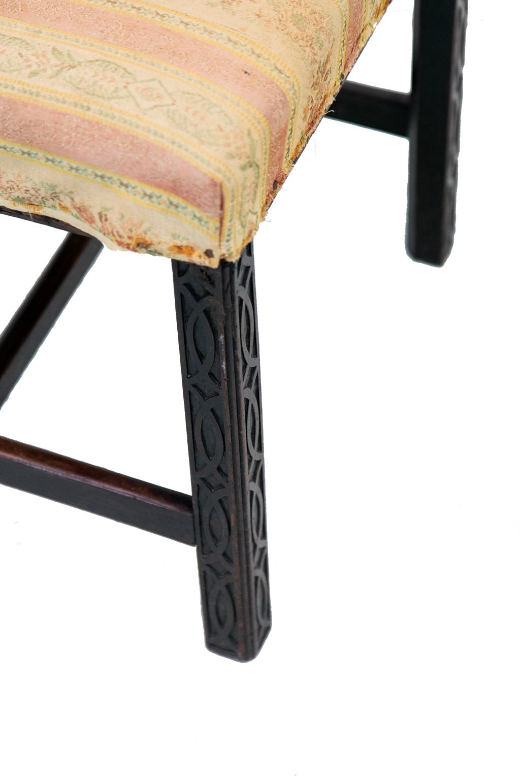Fine XVIII secolo Sgabello Chippendale inglese intagliato
