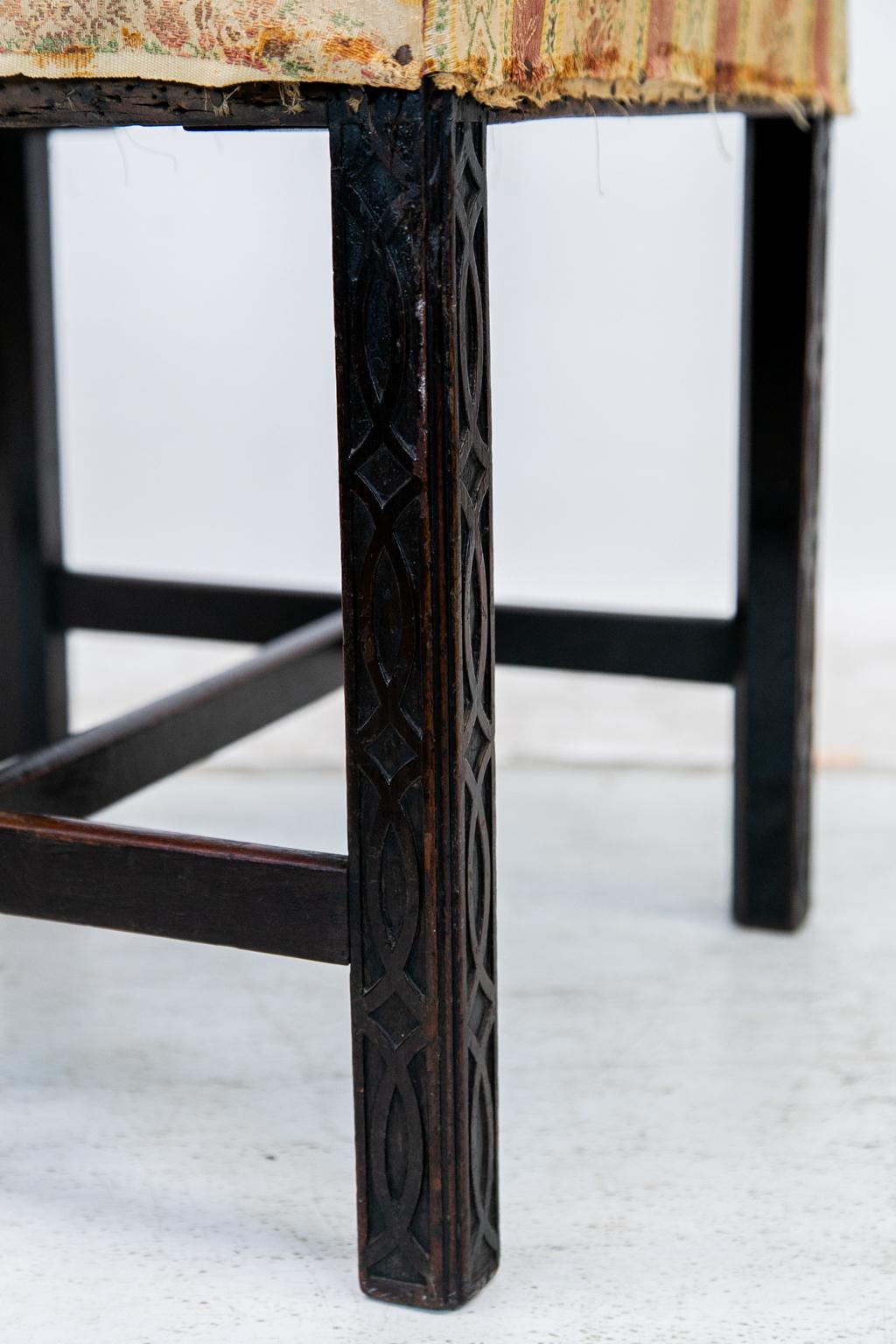 Tessuto Sgabello Chippendale inglese intagliato