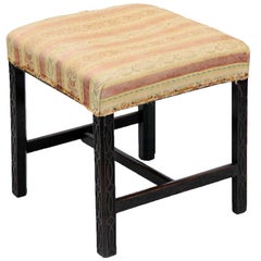 Sgabello Chippendale inglese intagliato