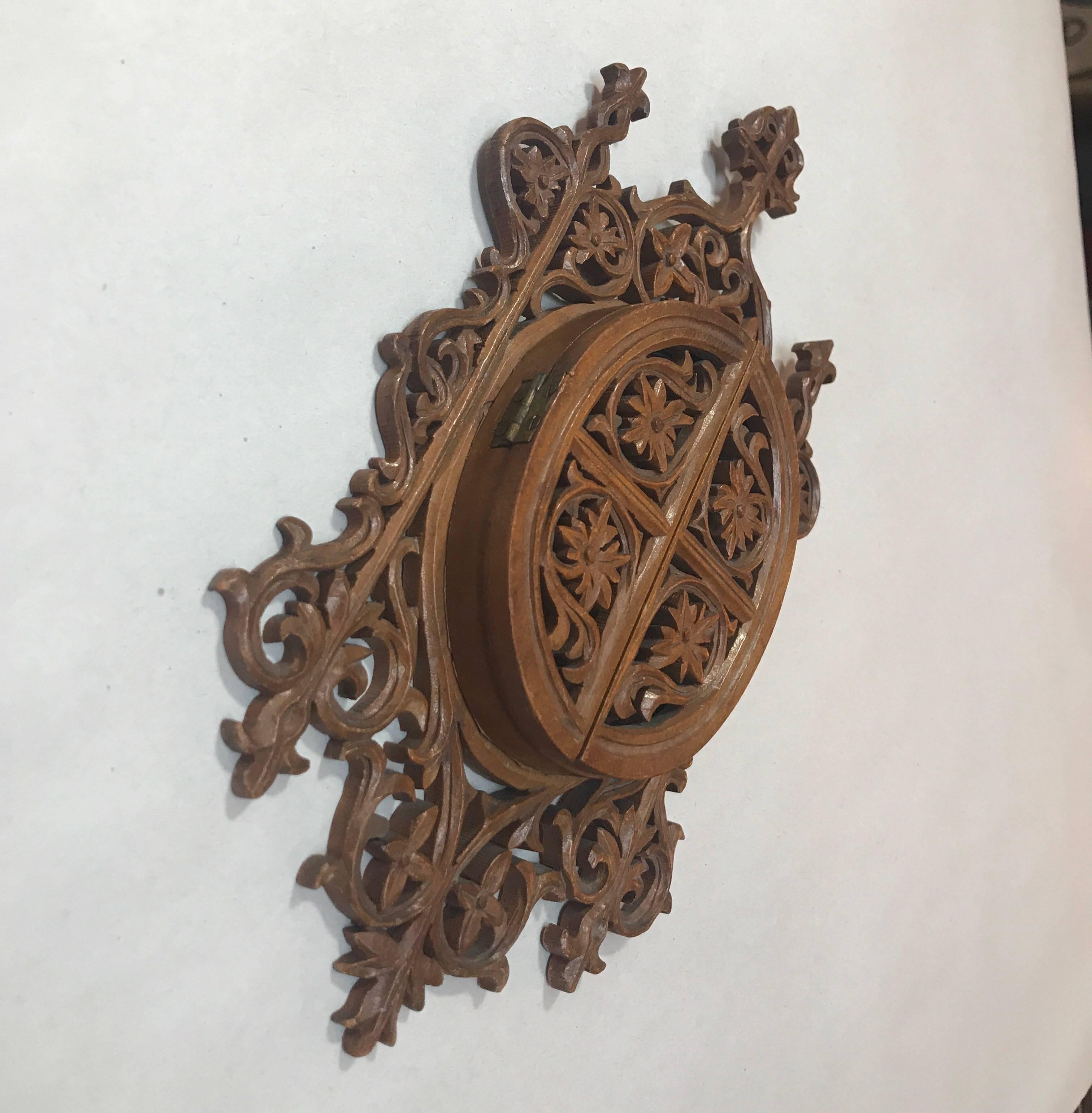 Hand-Carved Carved English Doored Filigree Frame