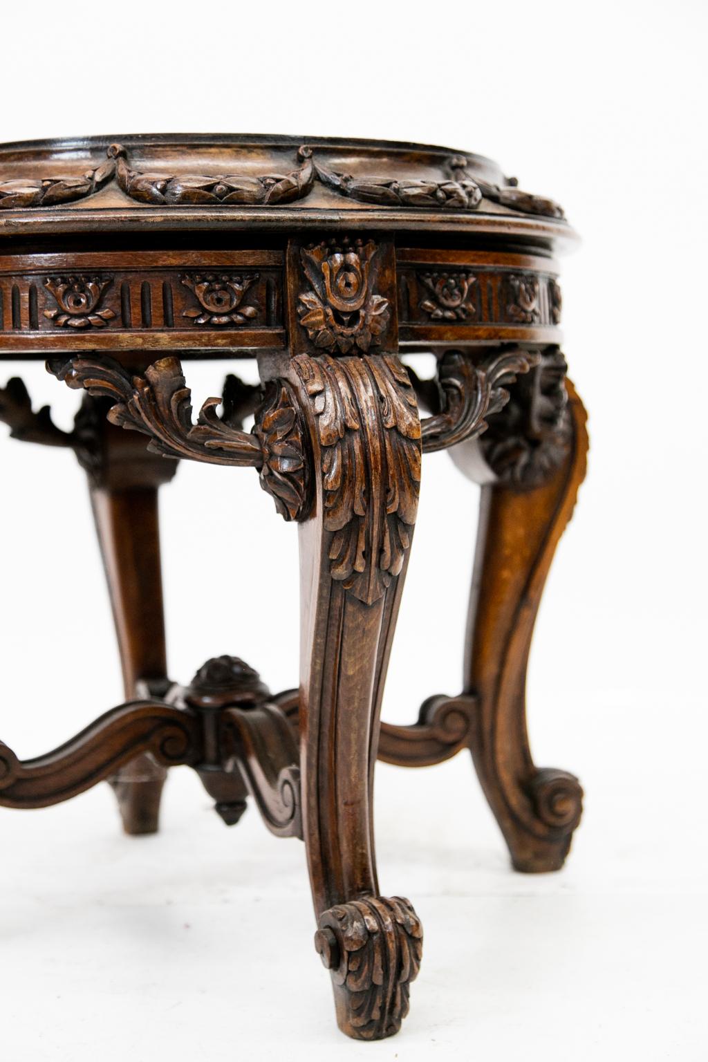 Carved English Jardinière Stand In Good Condition For Sale In Wilson, NC