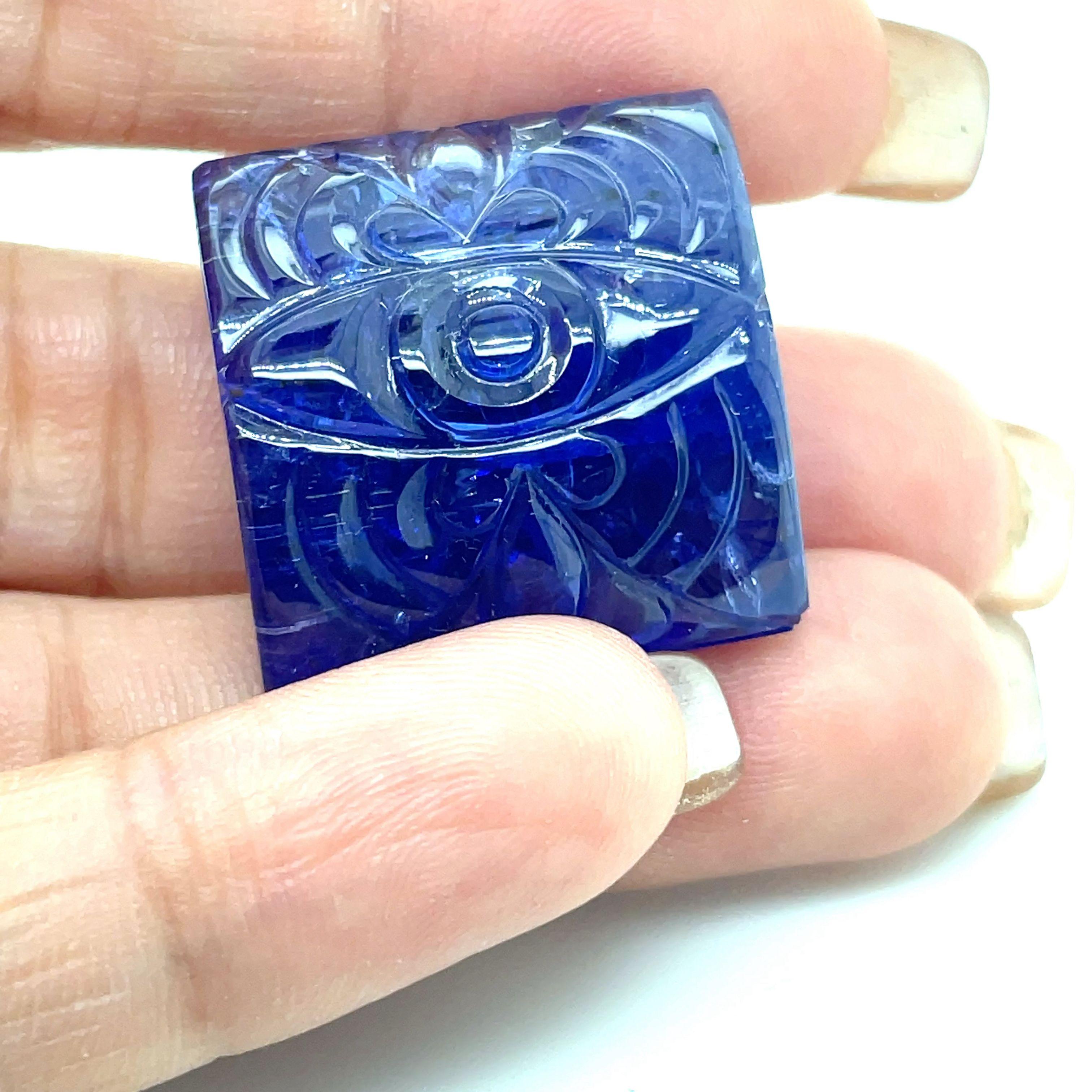 Carved Eye Tanzanite Cts 79.71 For Sale 2
