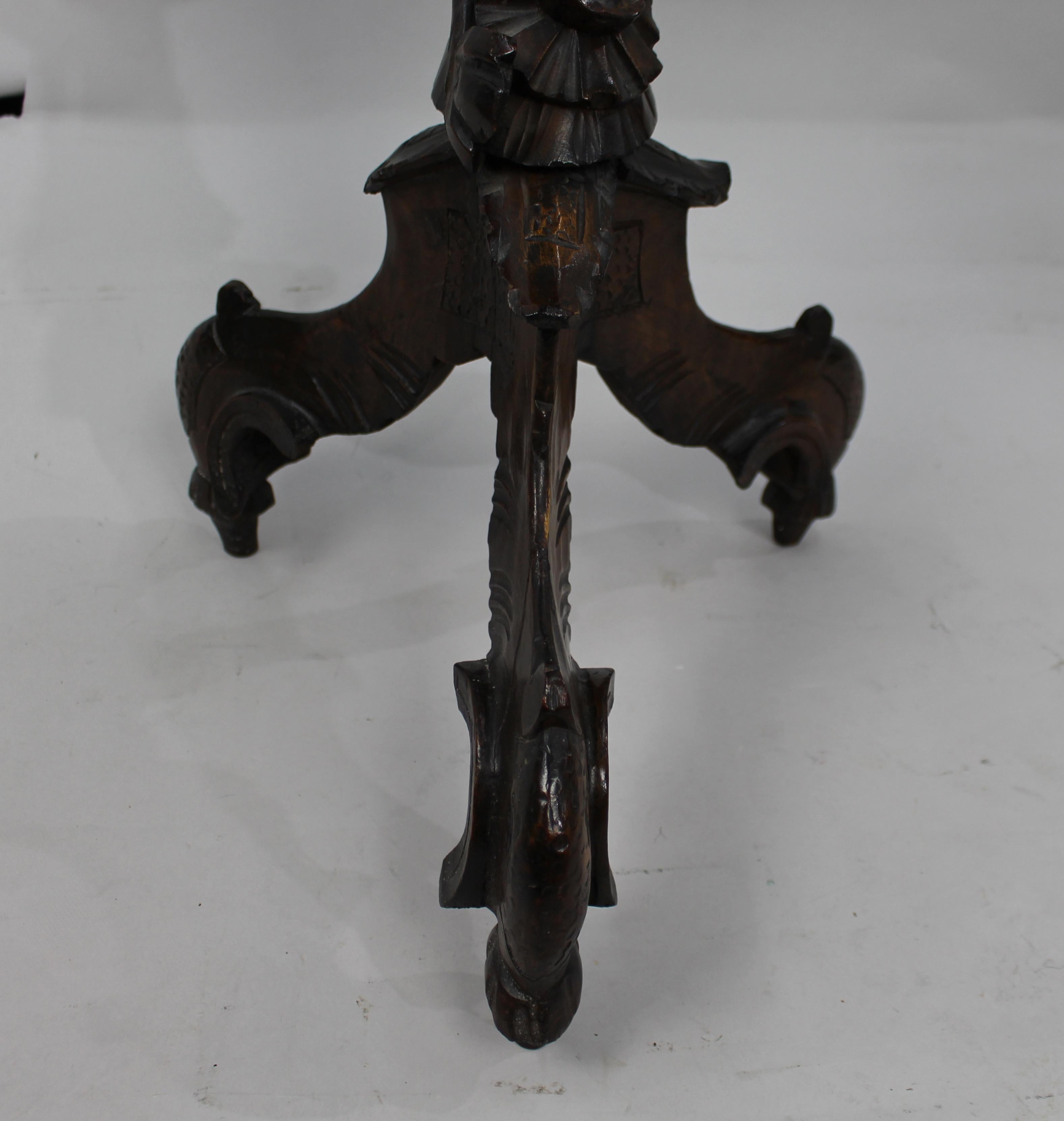 Torchiera figurata intagliata in stile XVIII secolo, CIRCA 1890 in vendita 2