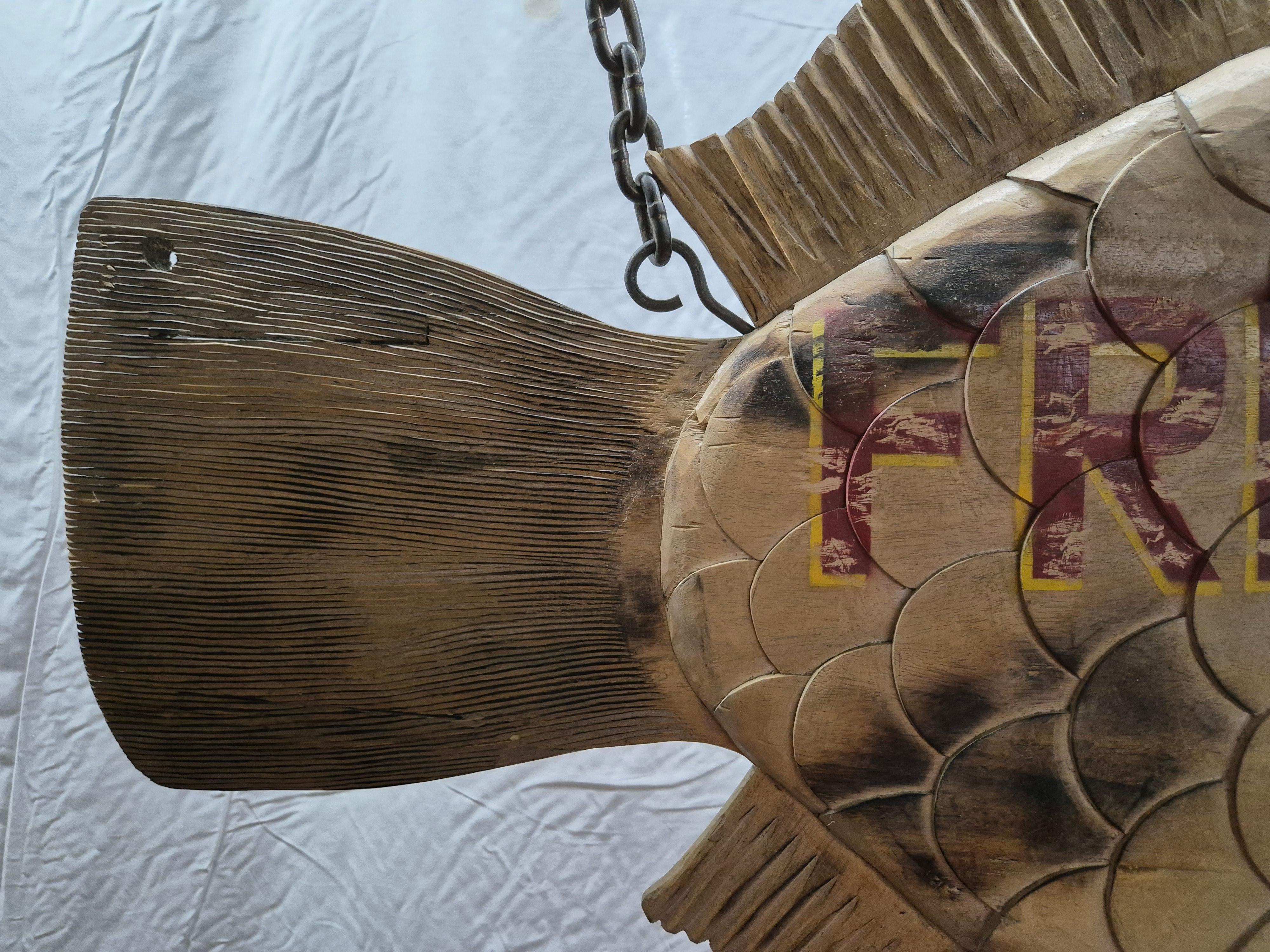 Signe commerciale sculptée « Fresh Fish » ( poisson frais) en vente 4