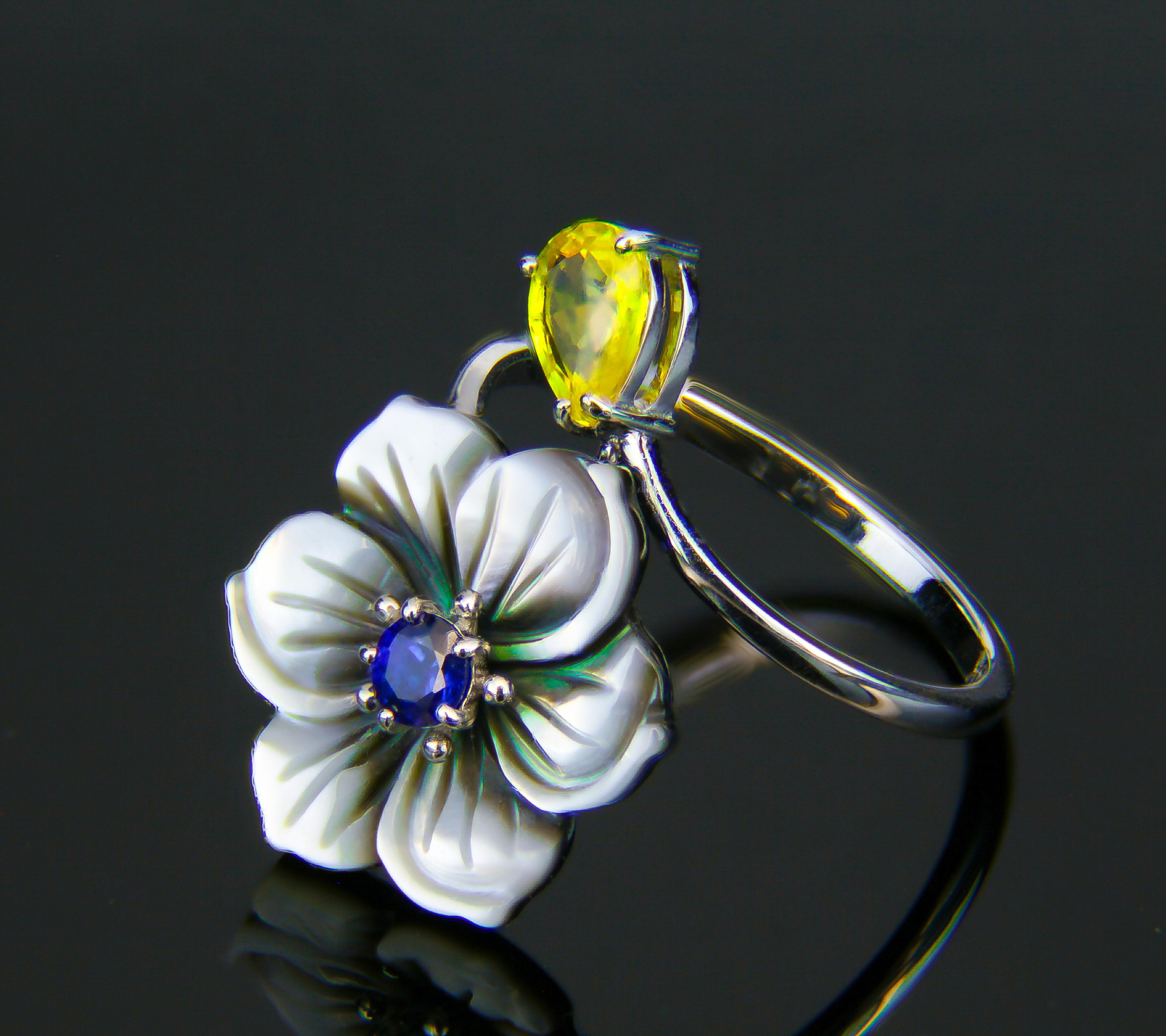 Carved Flower 14k ring with gemstones For Sale 4