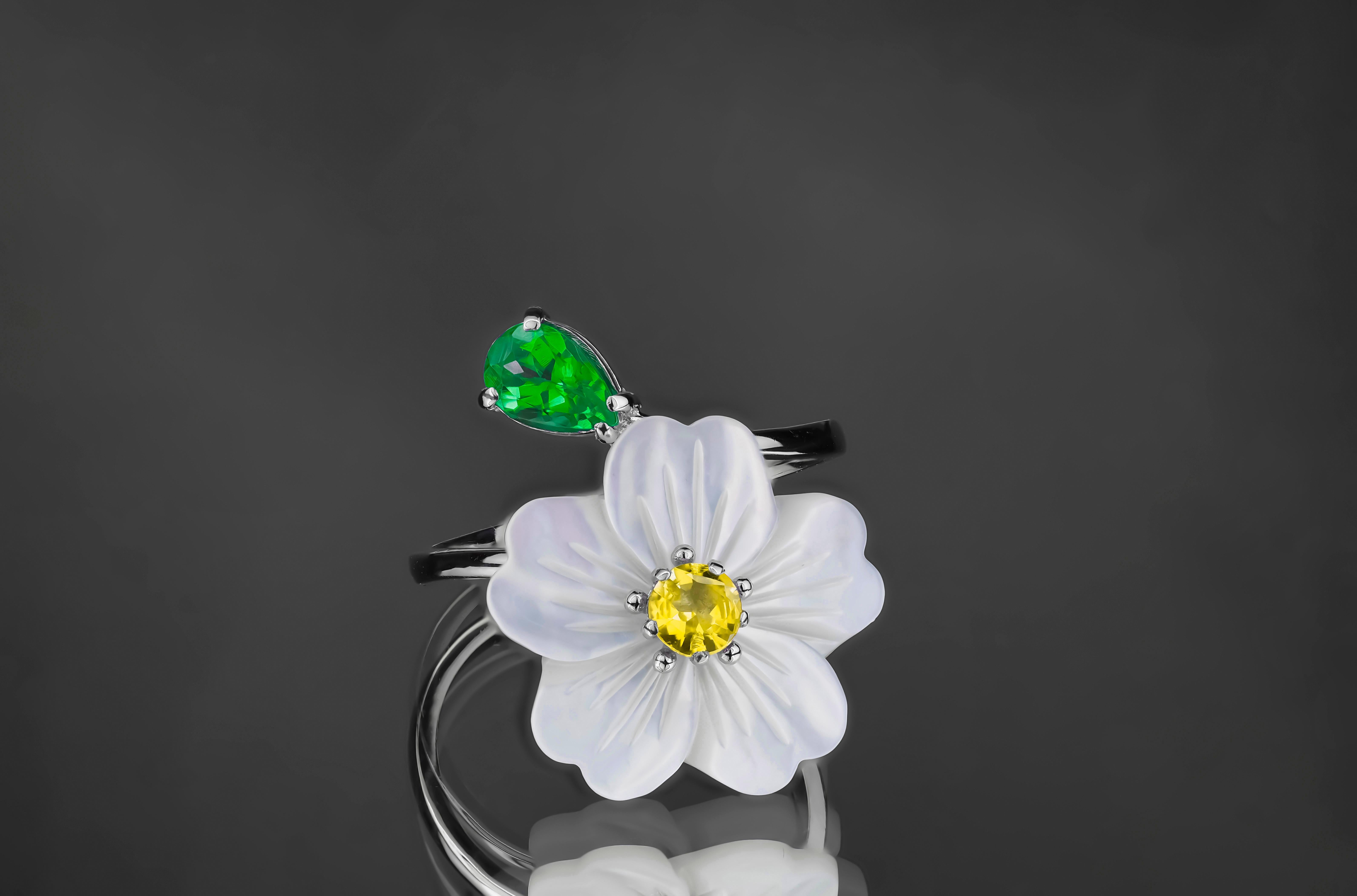 For Sale:  Carved Flower 14k ring with gemstones. 3