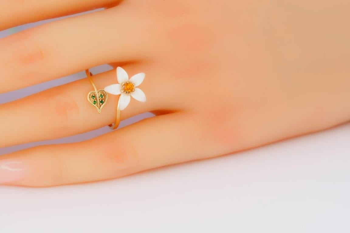 Carved Flower 14k Ring with Gemstones 4