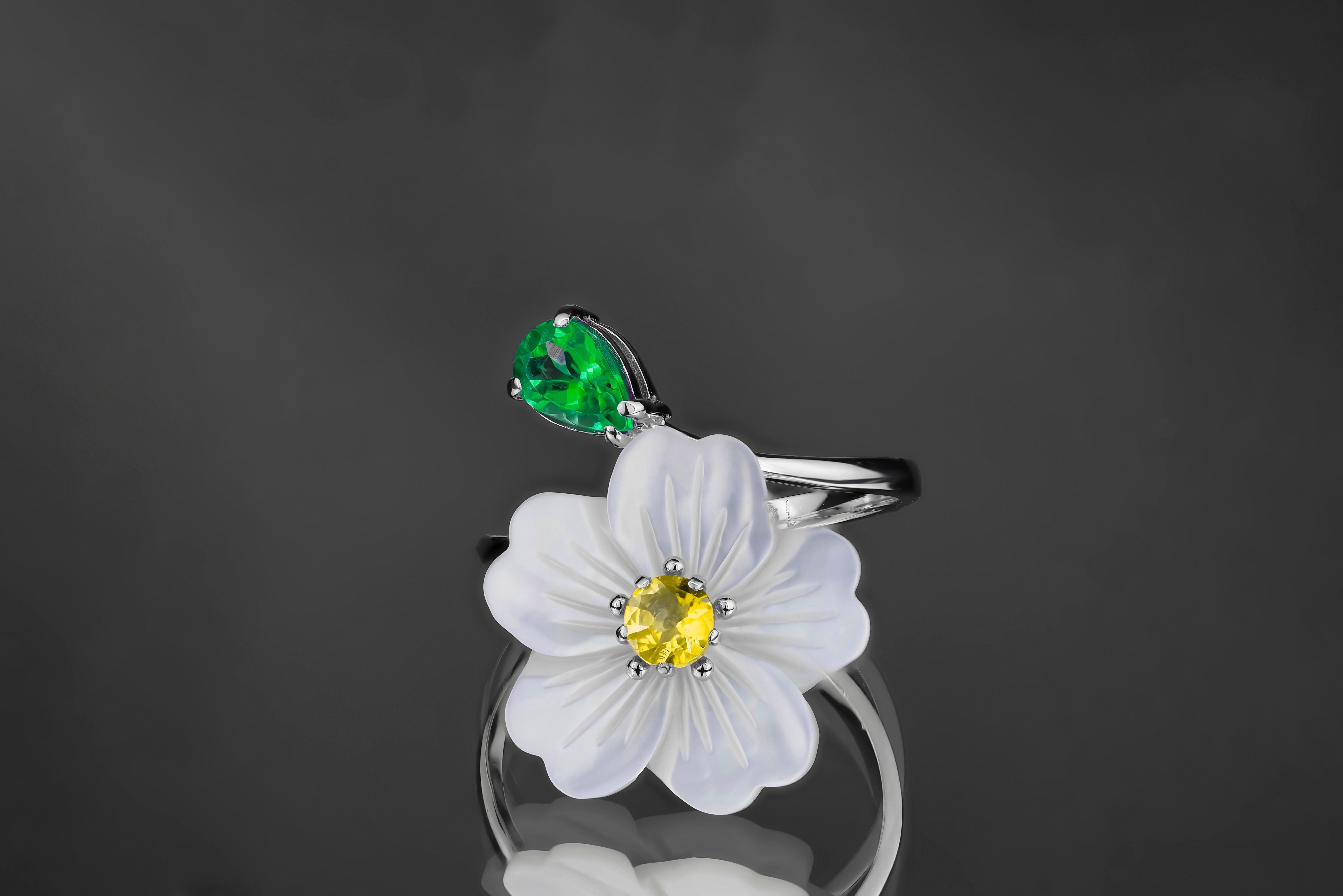 Pear Cut Carved Flower 14k ring with gemstones. For Sale
