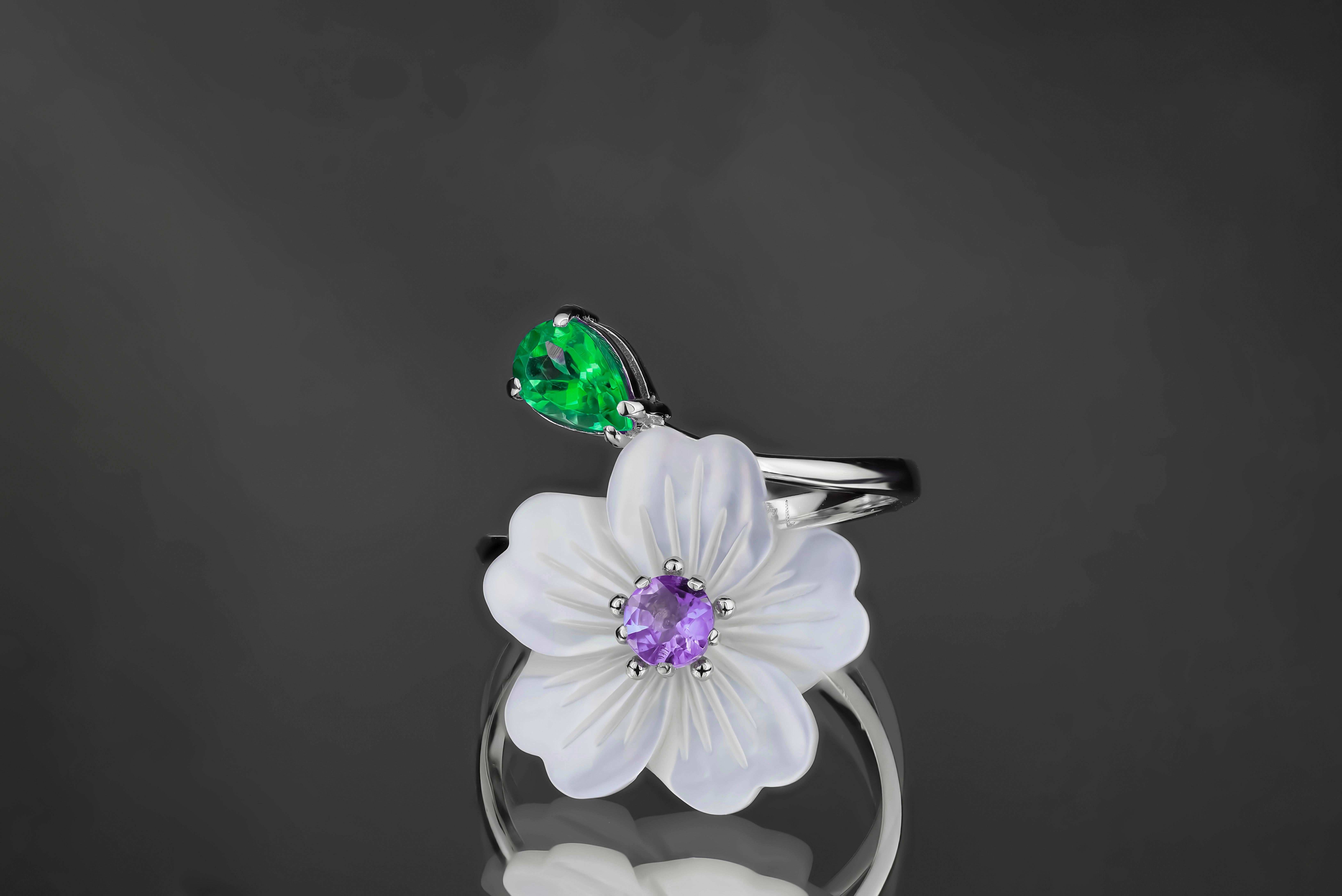 Pear Cut Carved Flower 14k ring with gemstones. For Sale