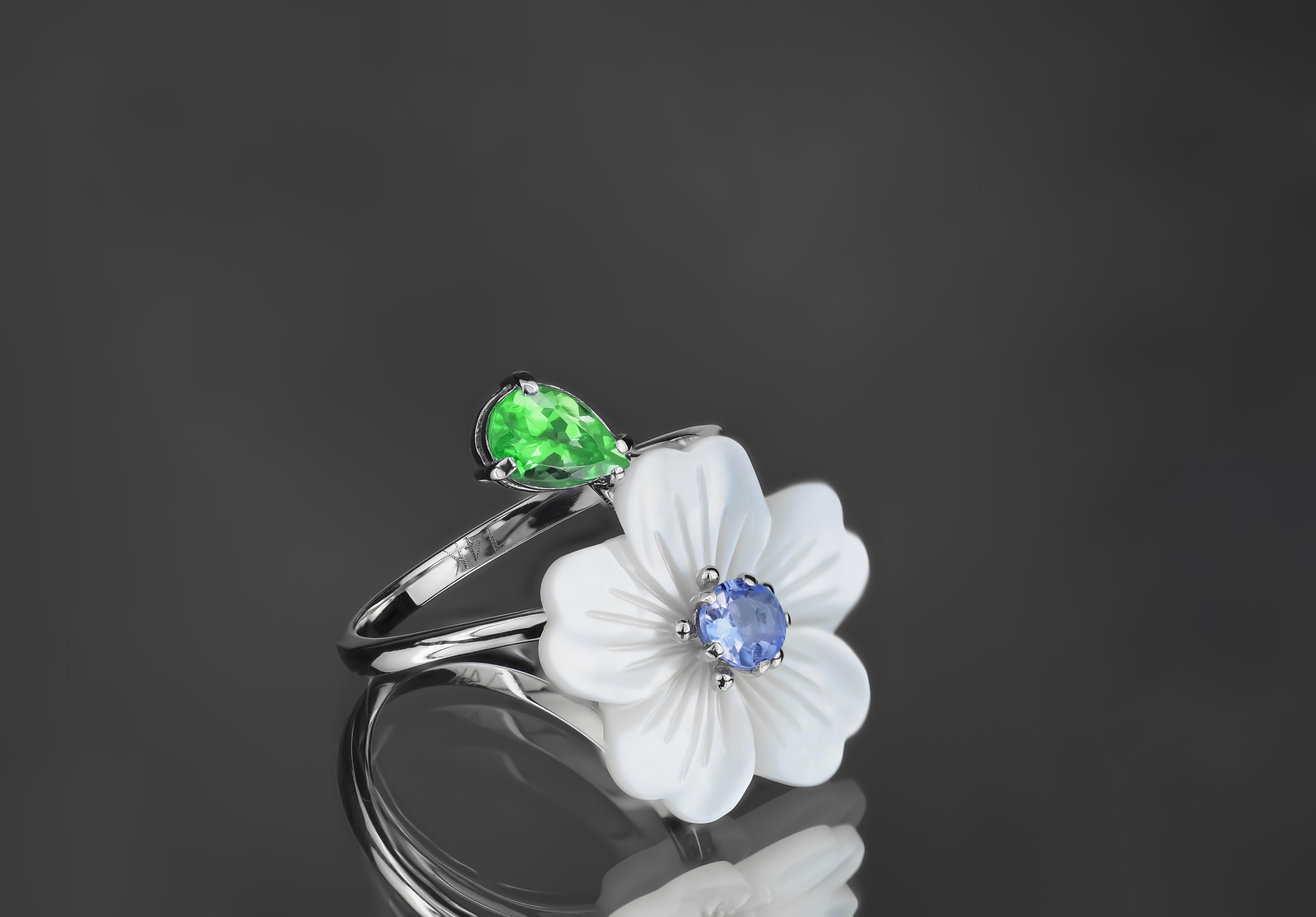For Sale:  Carved Flower 14k ring with gemstones 4