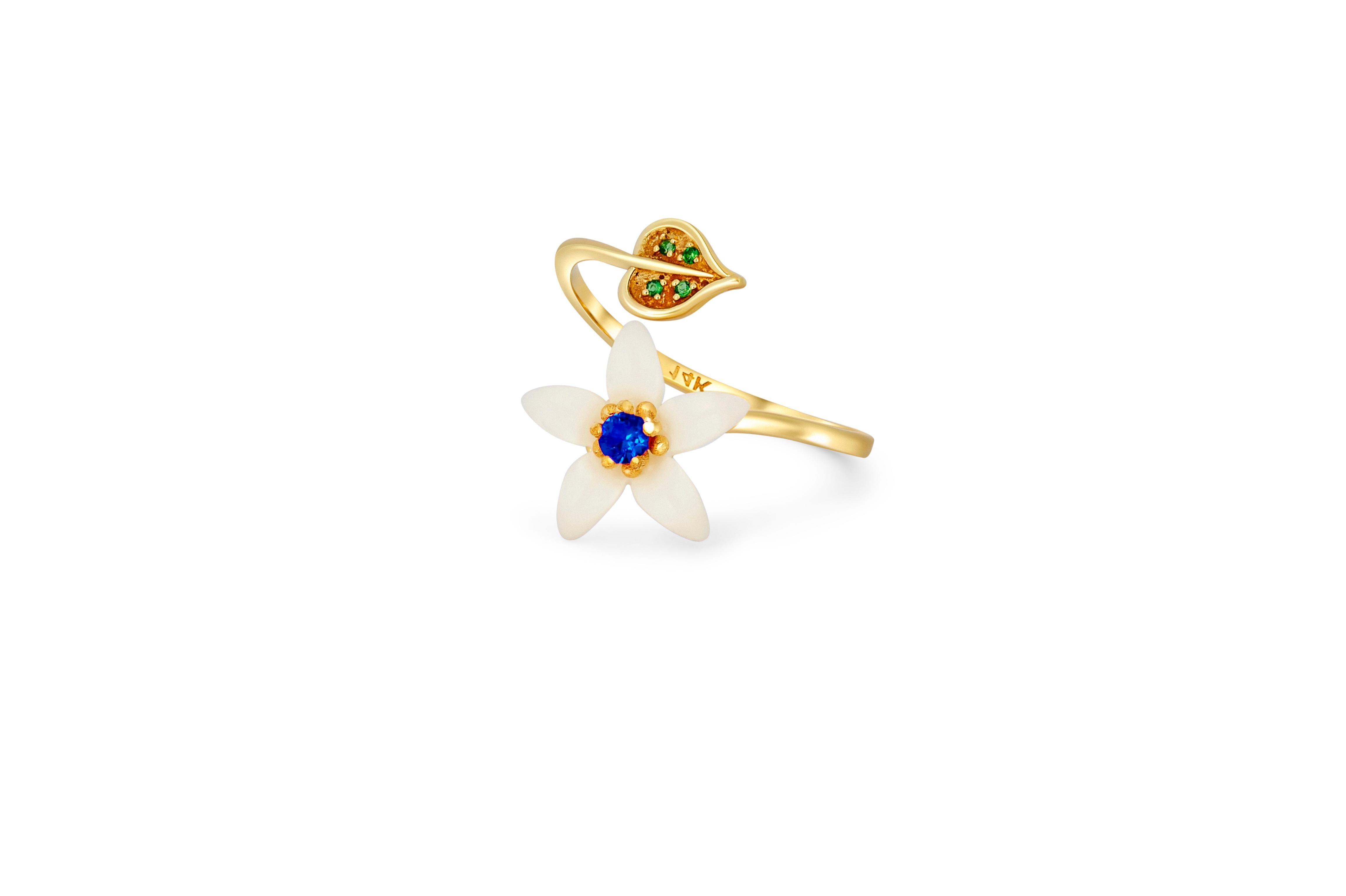 En vente :  Bague fleur sculptée 14k avec pierres précieuses. 5