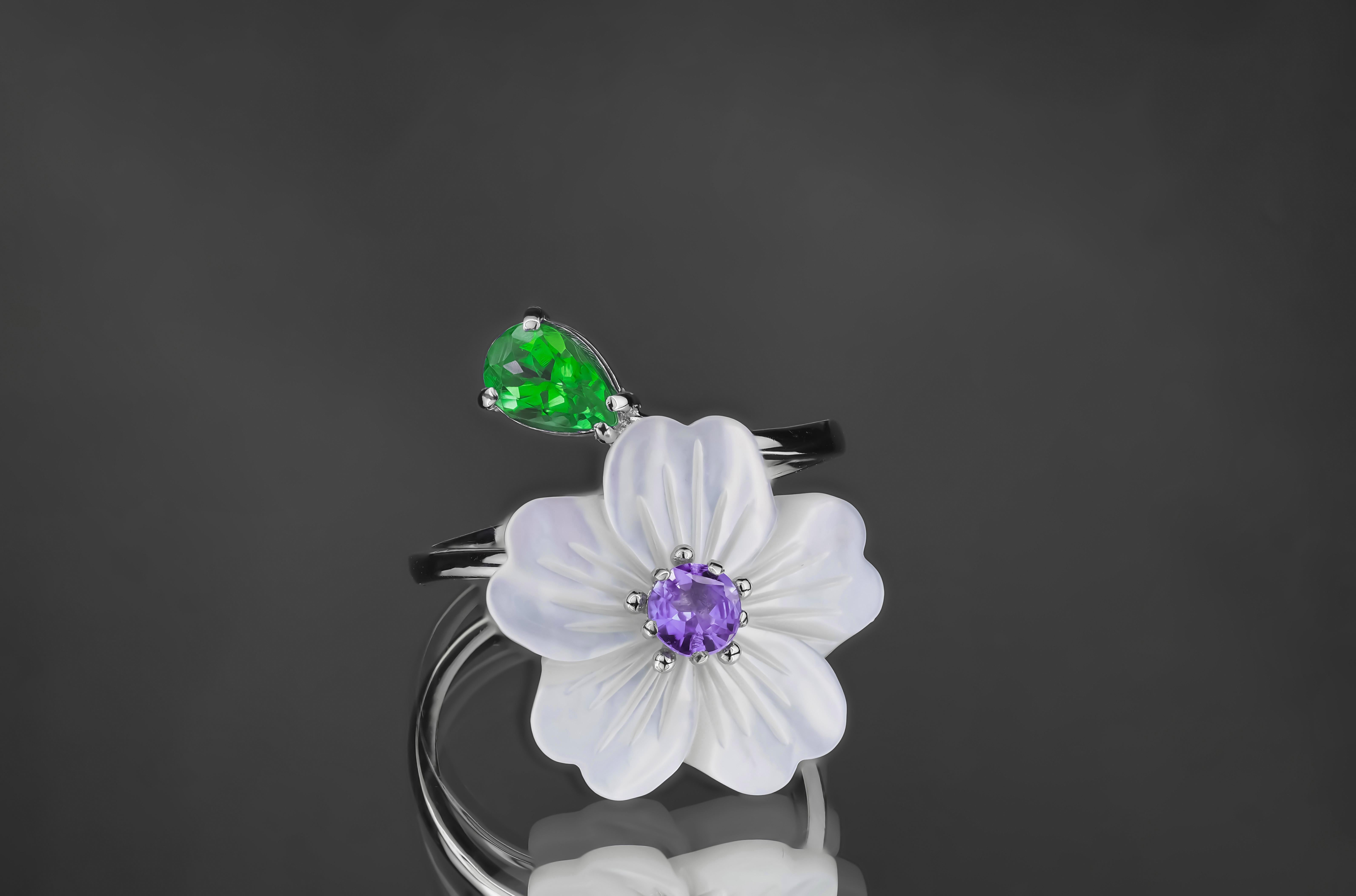 For Sale:  Carved Flower 14k ring with gemstones 5