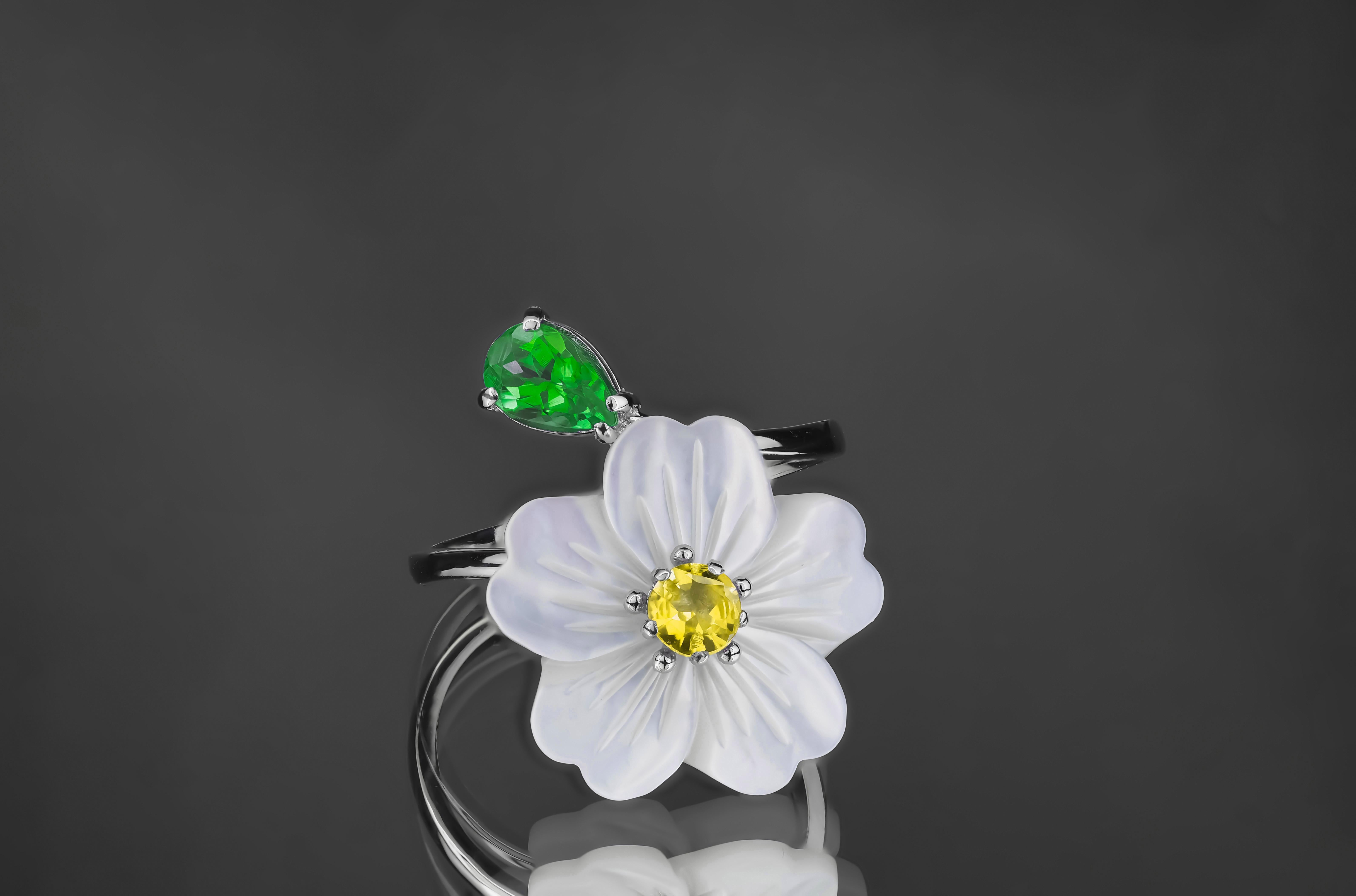 For Sale:  Carved Flower 14k ring with gemstones 5