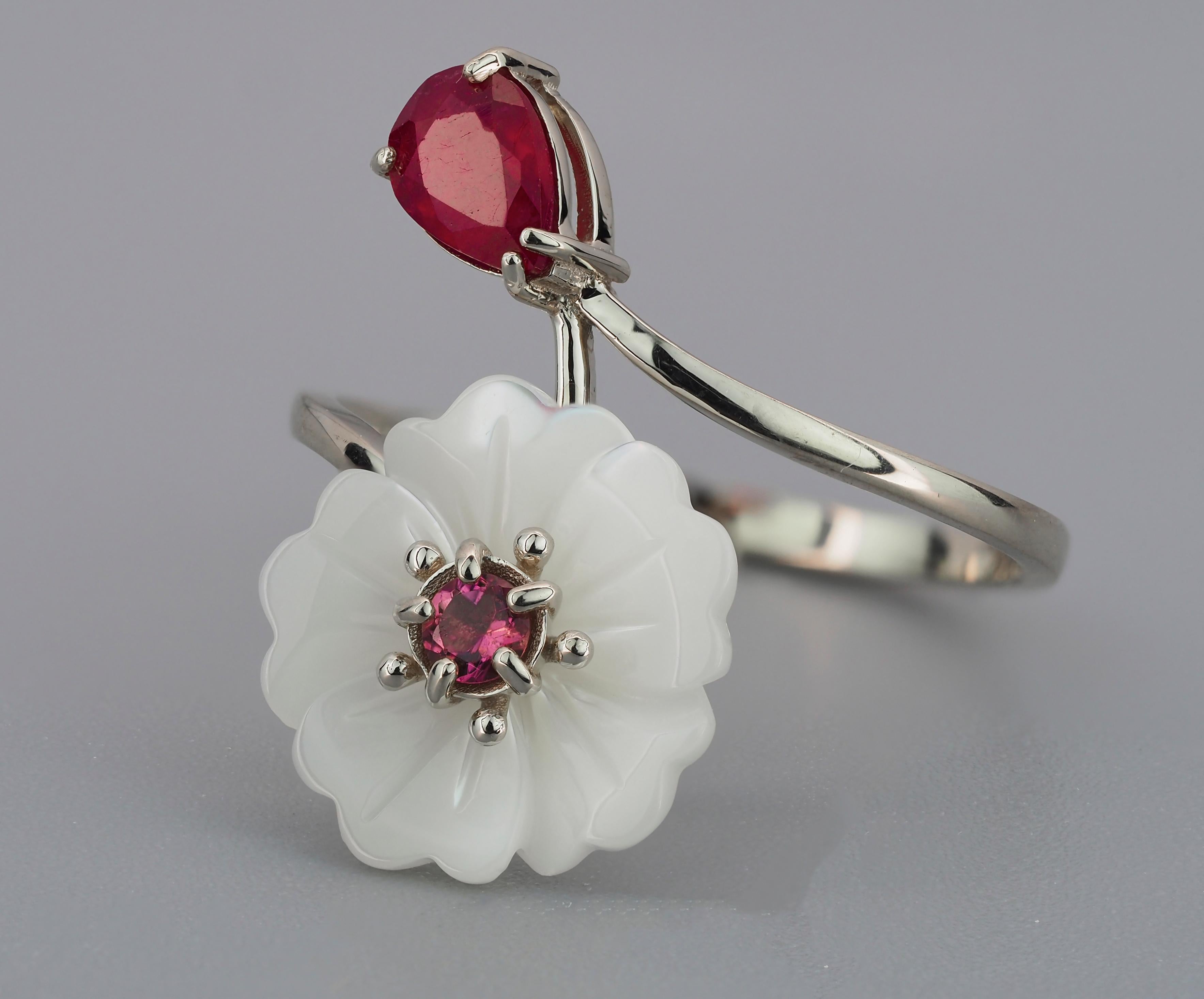 For Sale:  Carved Flower 14k ring with gemstones 6