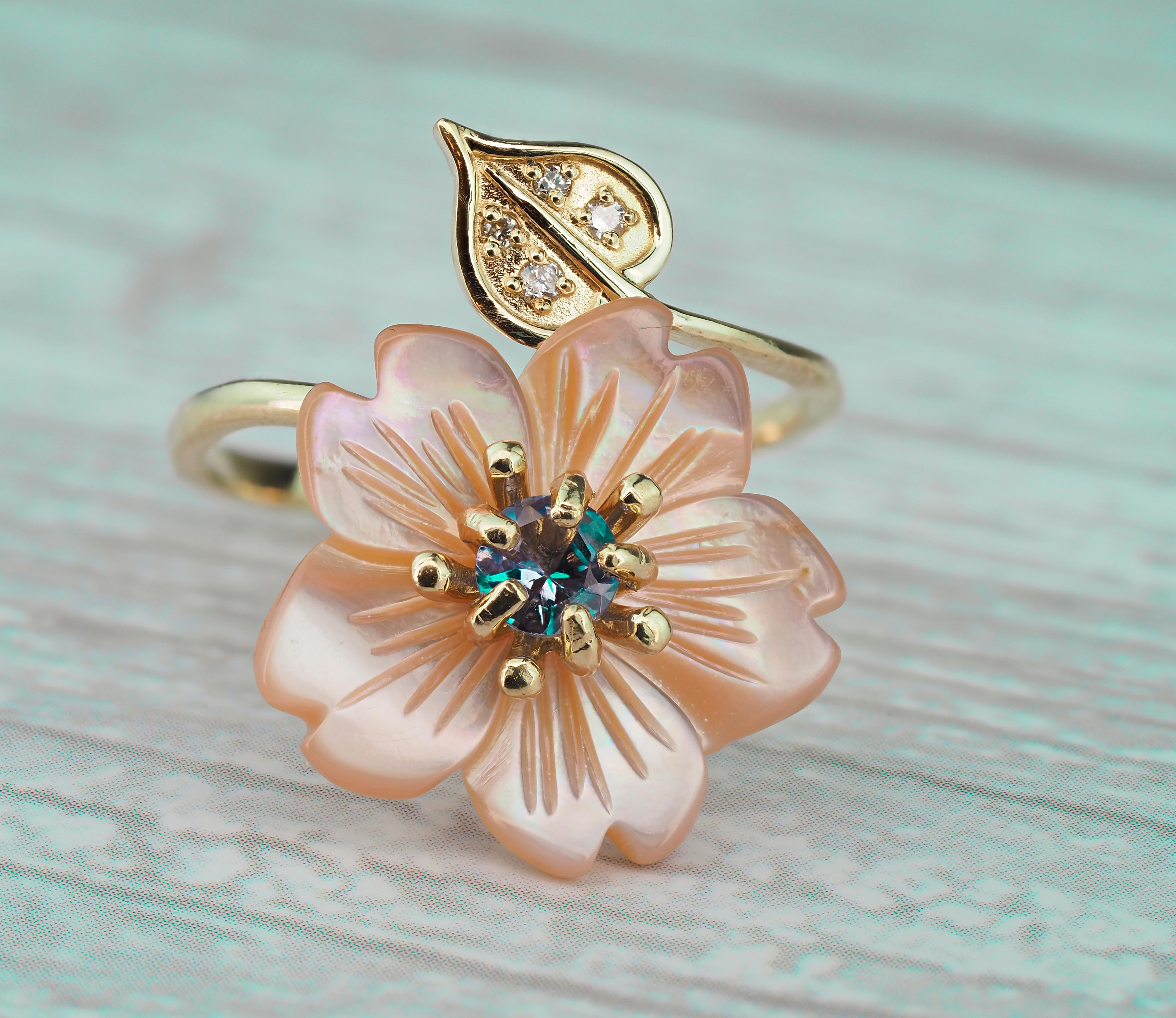 Women's Carved Flower 14k ring with gemstones For Sale