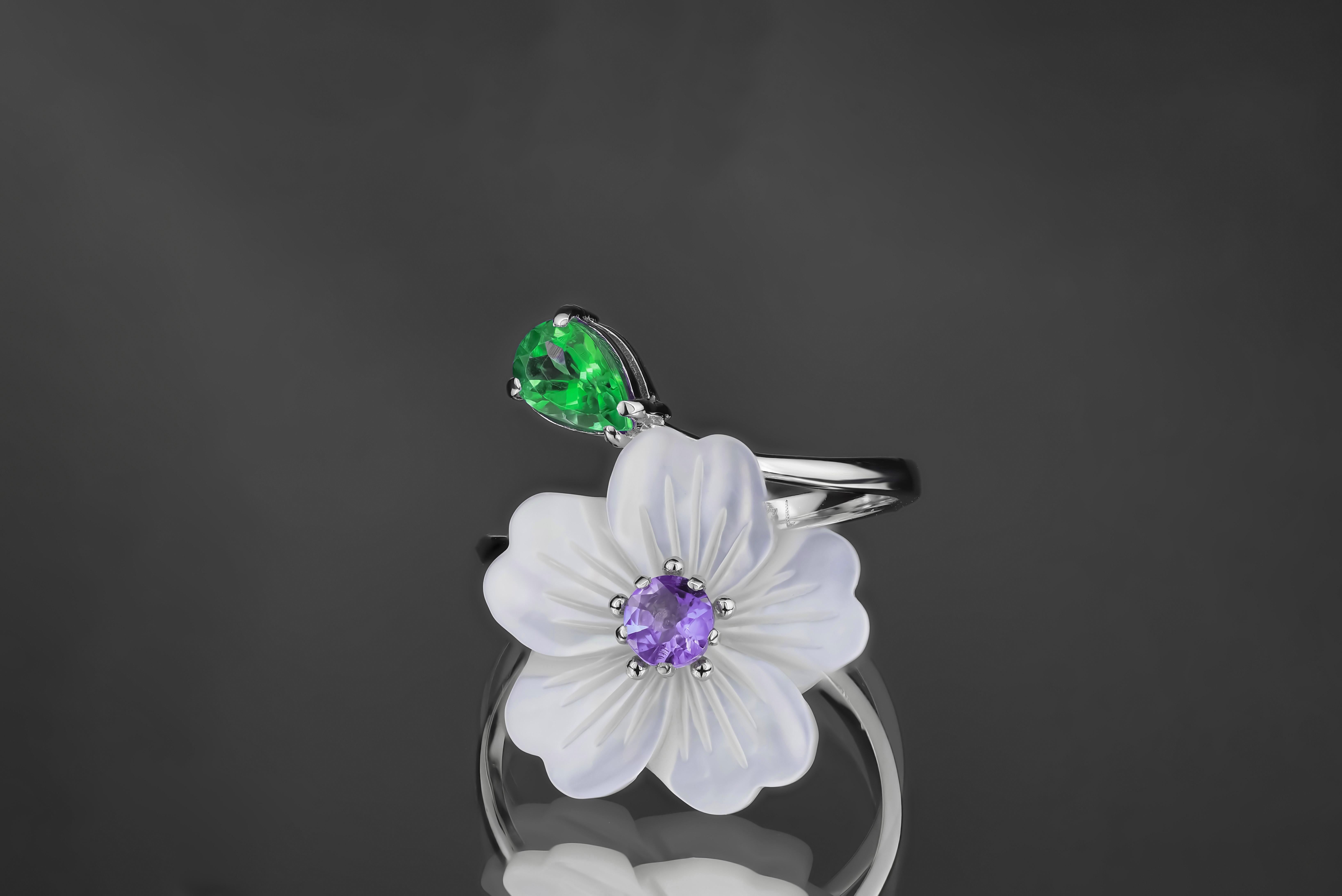 For Sale:  Carved Flower 14k ring with gemstones 6