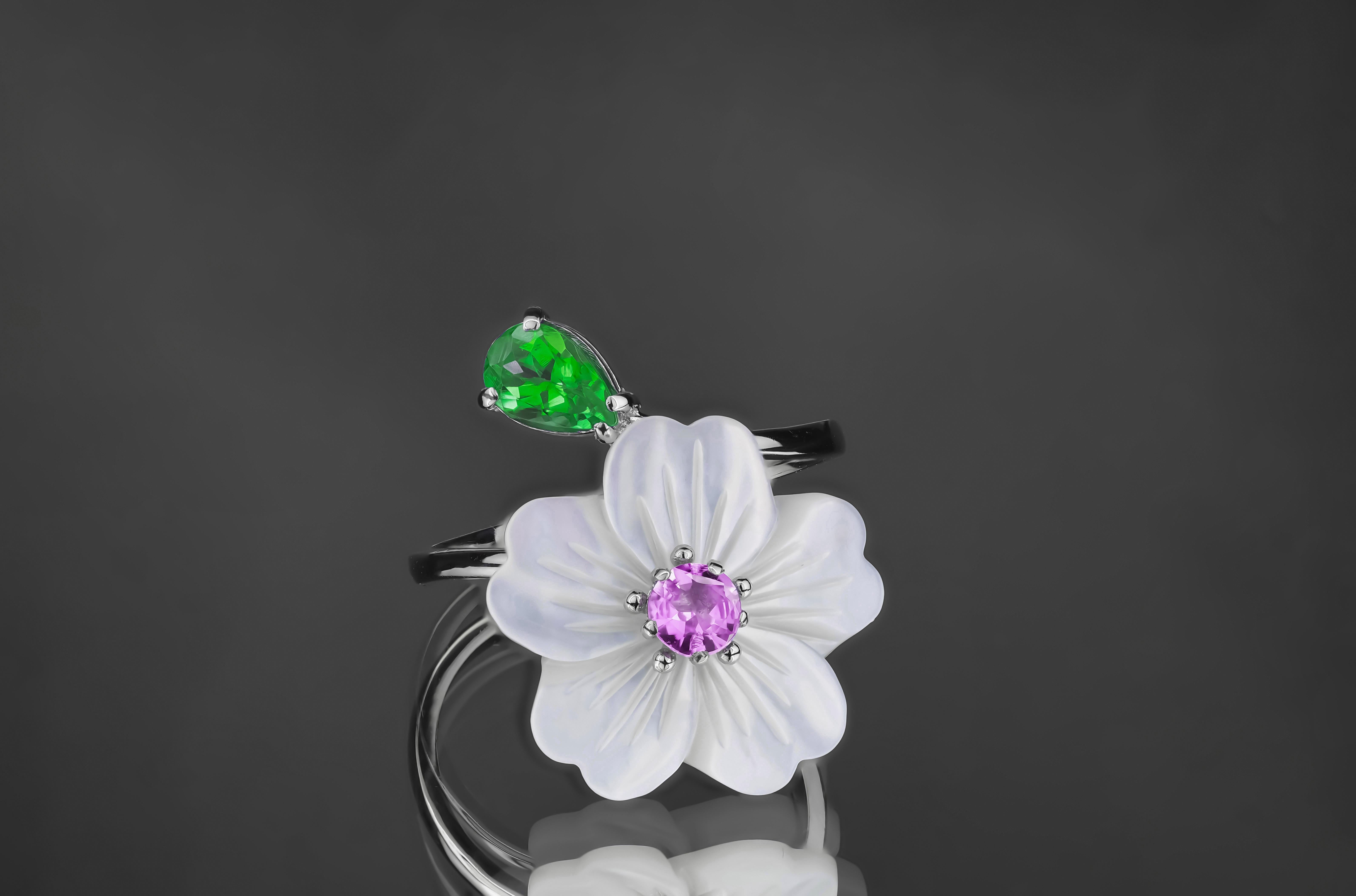 For Sale:  Carved Flower 14k ring with gemstones 6