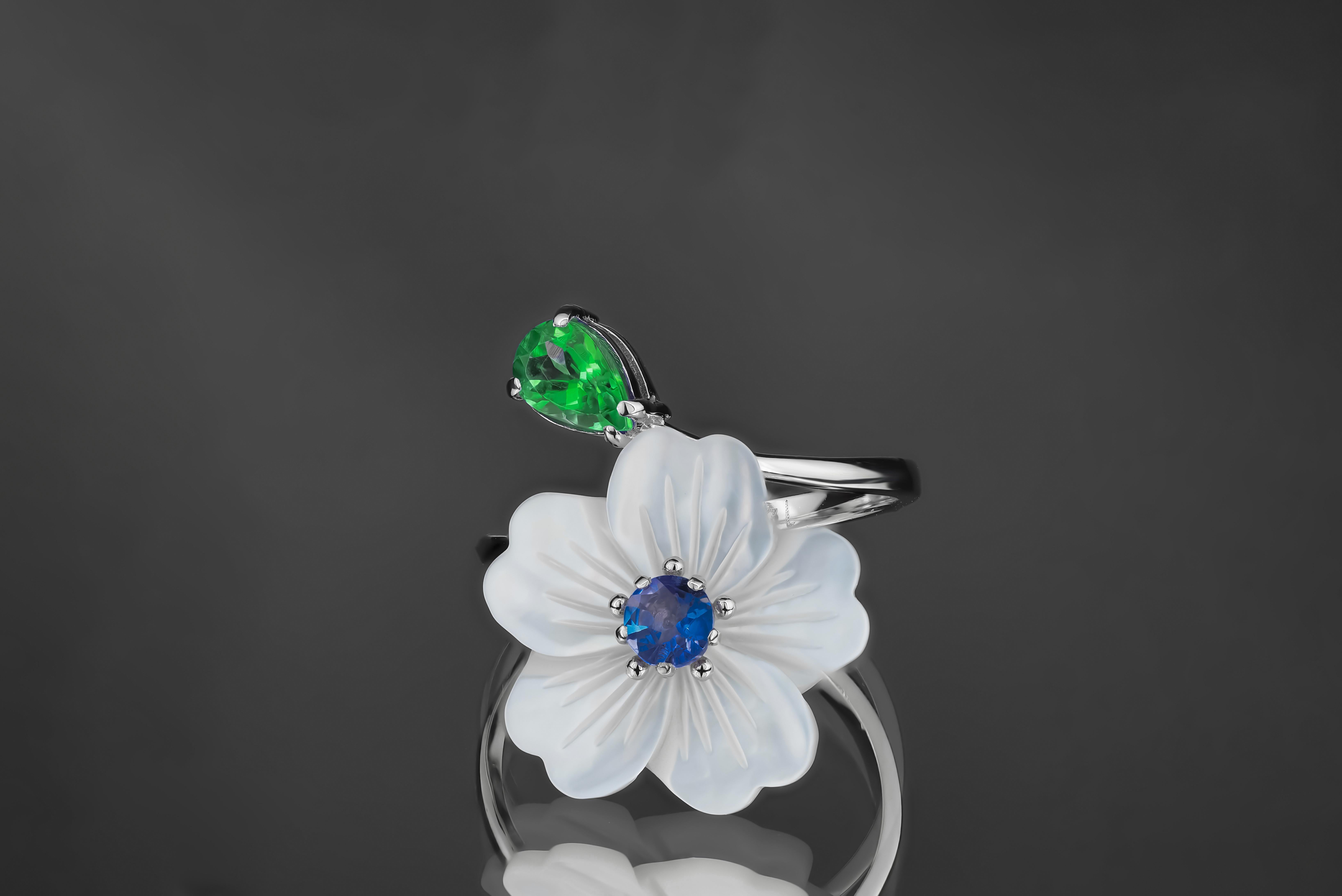 For Sale:  Carved Flower 14k ring with gemstones 6