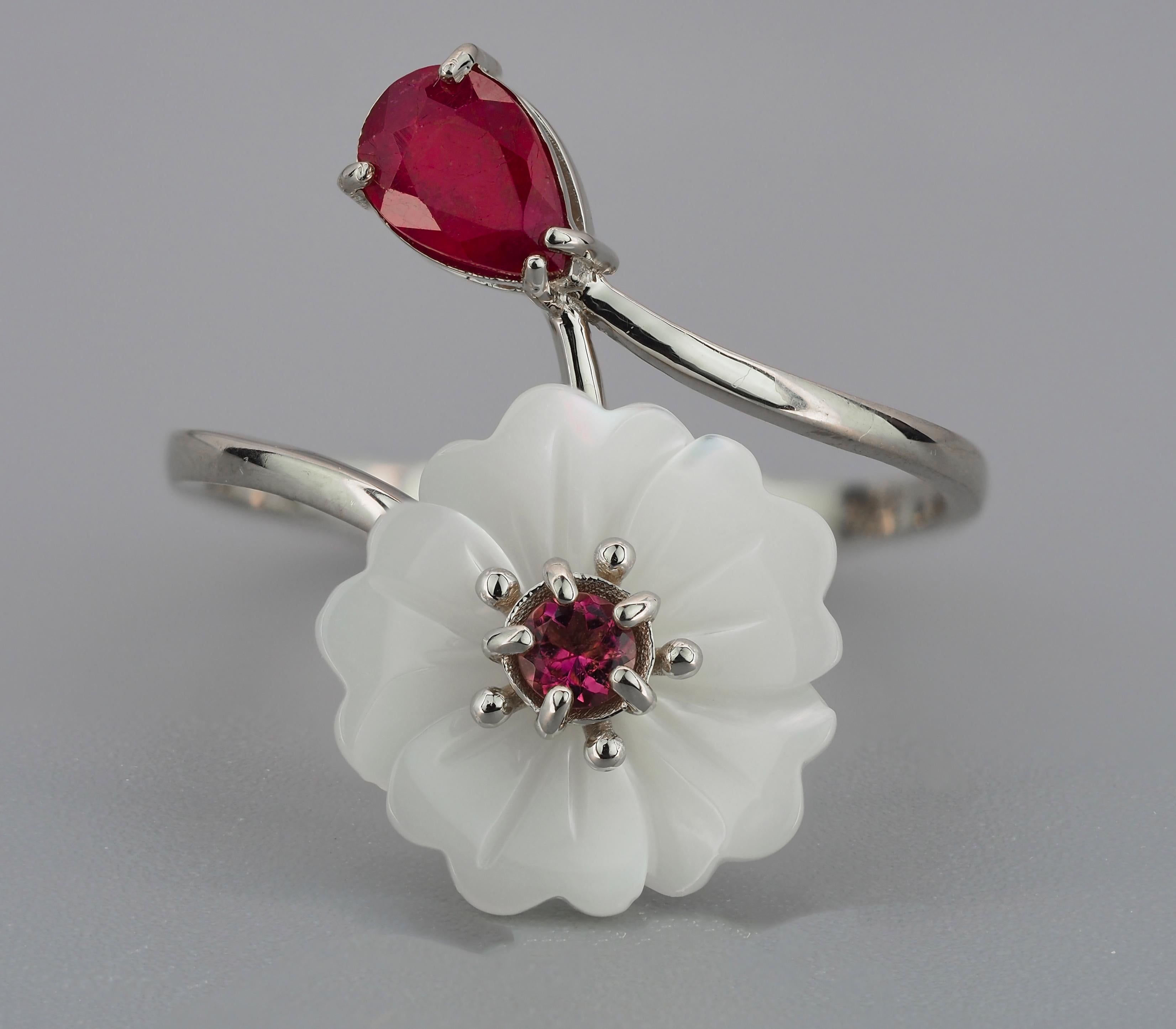 For Sale:  Carved Flower 14k ring with gemstones 7