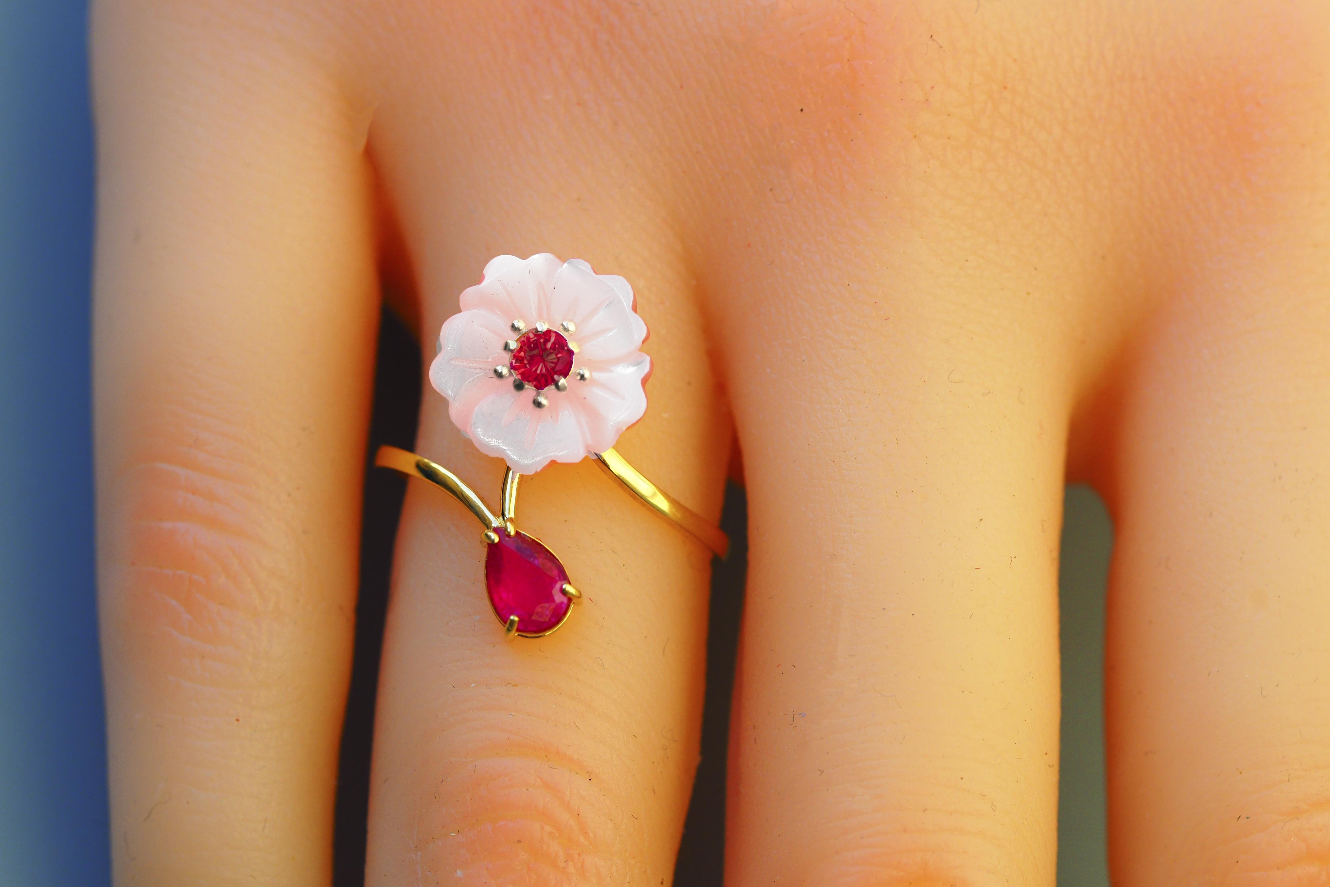in vendita:  Anello Fiore intagliato 14k con pietre preziose 7