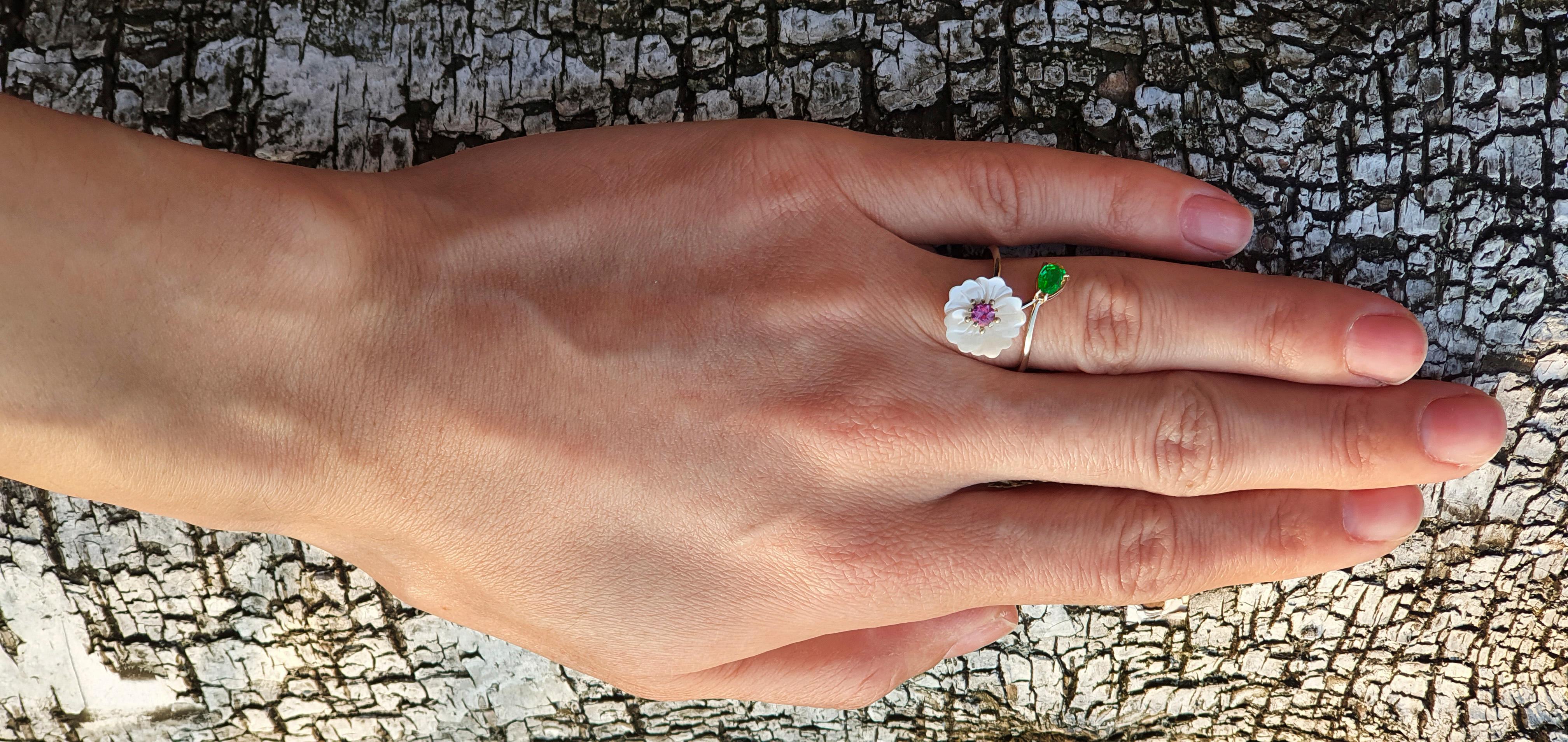 Carved Flower 14k ring with gemstones. For Sale 2