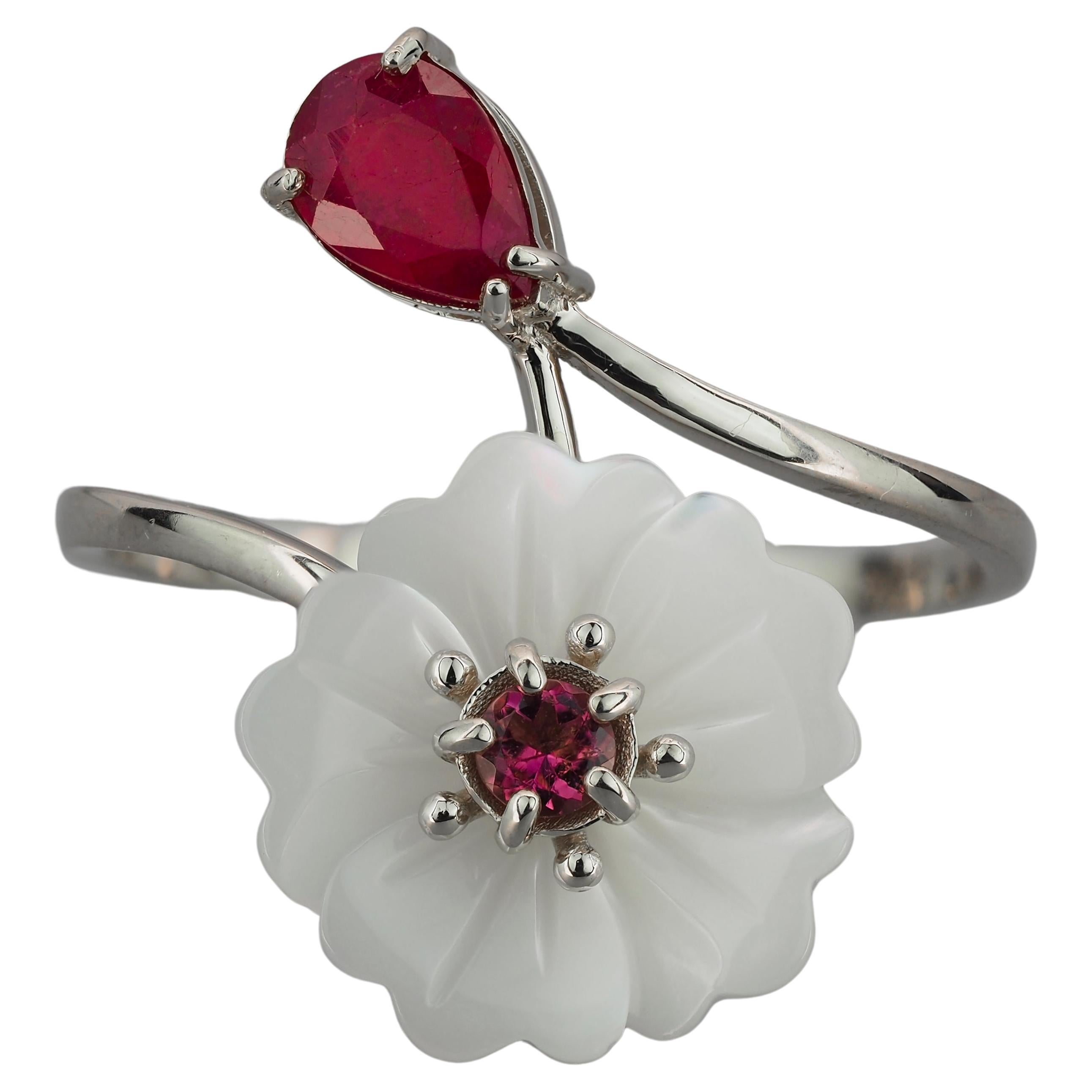 Carved Flower 14k ring with gemstones