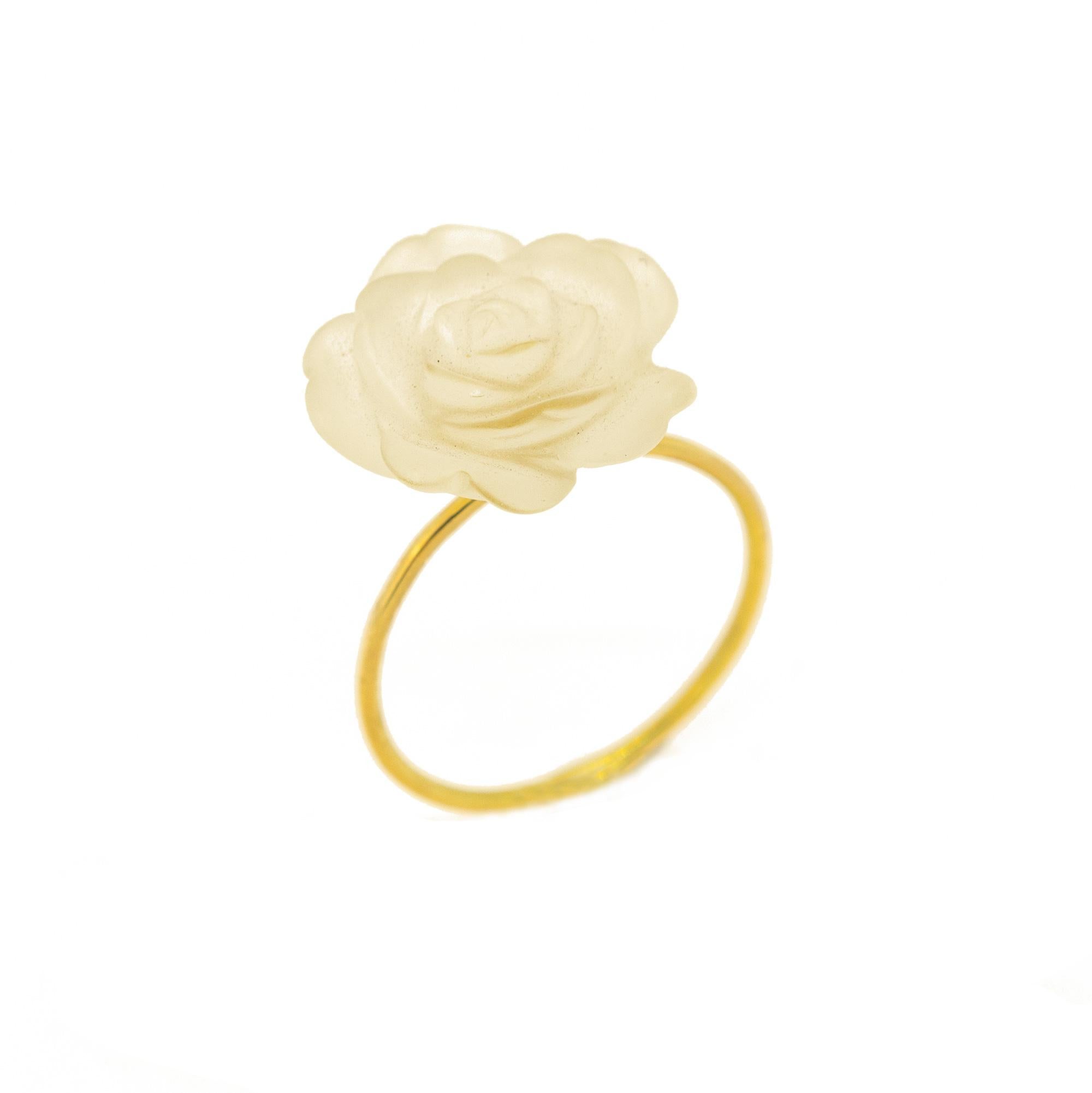 De las mujeres Flor Tallada Oro 18 Kilates Cristal de Roca Rosa Anillo Hecho a Mano Intini Jewels en venta