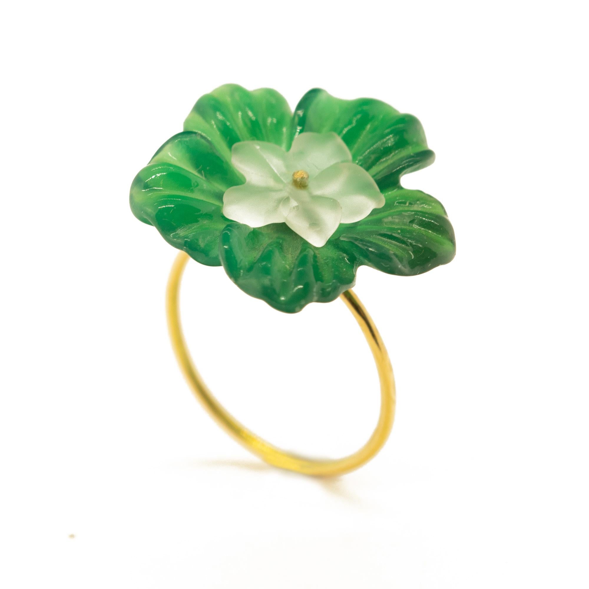 Carved Flower 18K Gold Rock Crystal Rose Agate Spring Chic Ring Intini Jewels In New Condition For Sale In Milano, IT