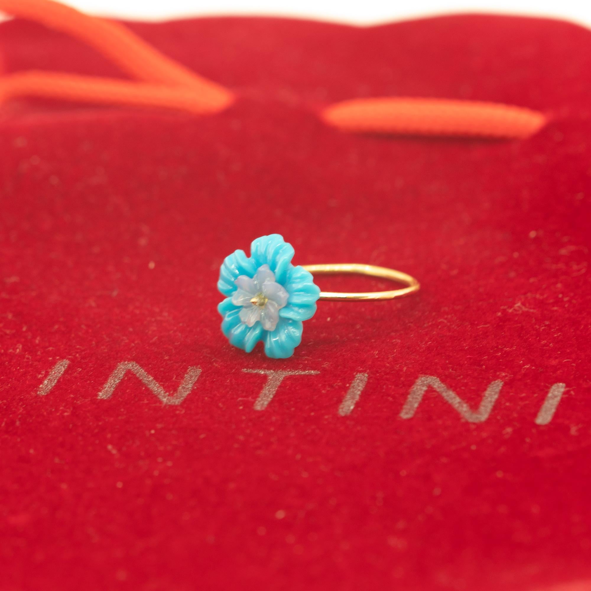 Women's Carved Flower 18K Gold Turquoise Rose Agate Spring Chic Ring Intini Jewels For Sale