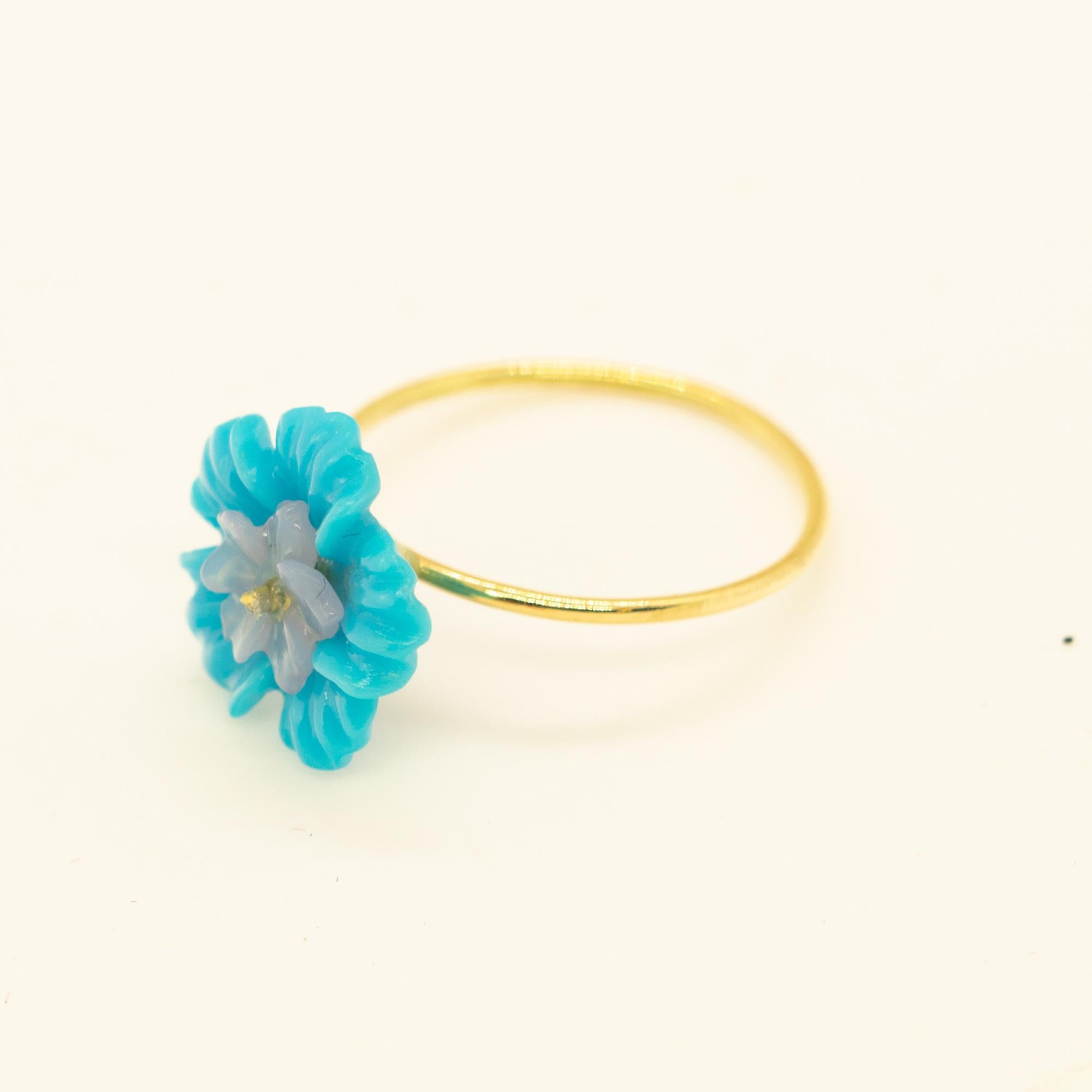 Carved Flower 18K Gold Turquoise Rose Agate Spring Chic Ring Intini Jewels For Sale 3
