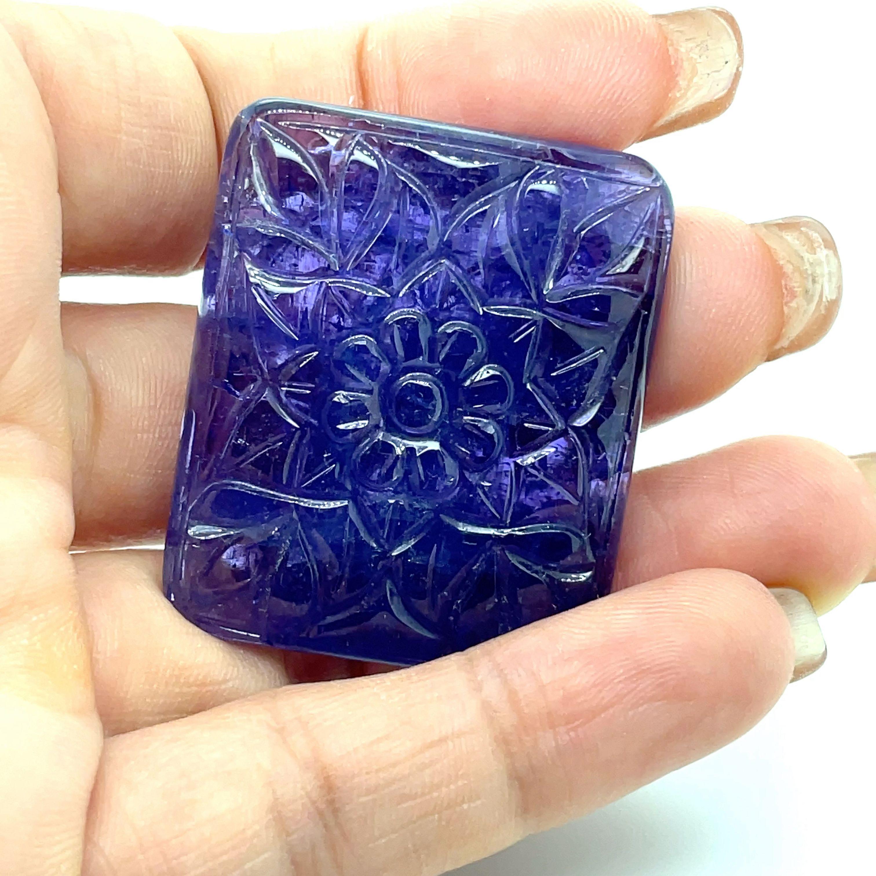 Carved Flower Tanzanite Cts 126.36 For Sale 4