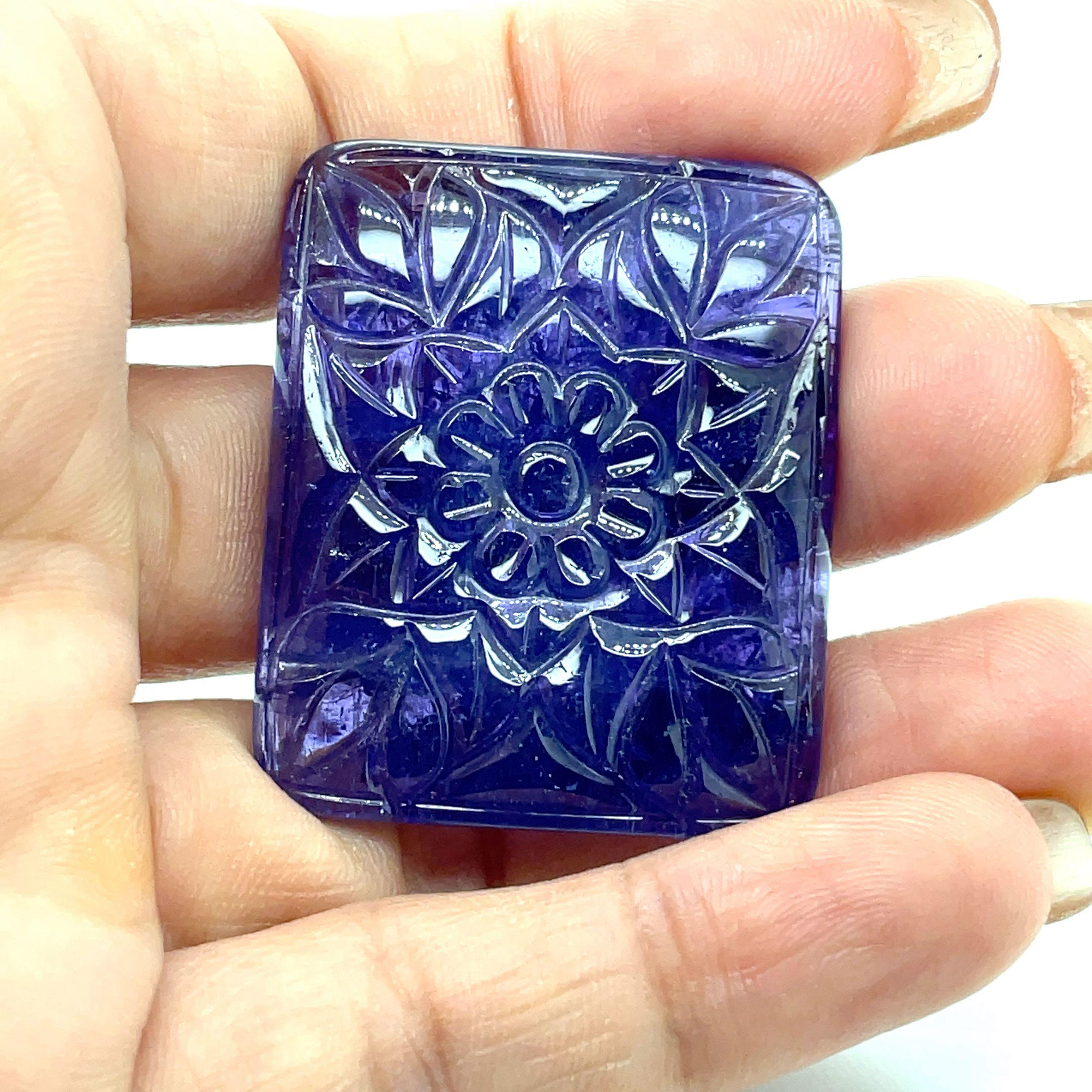 Carved Flower Tanzanite Cts 126.36 For Sale 2