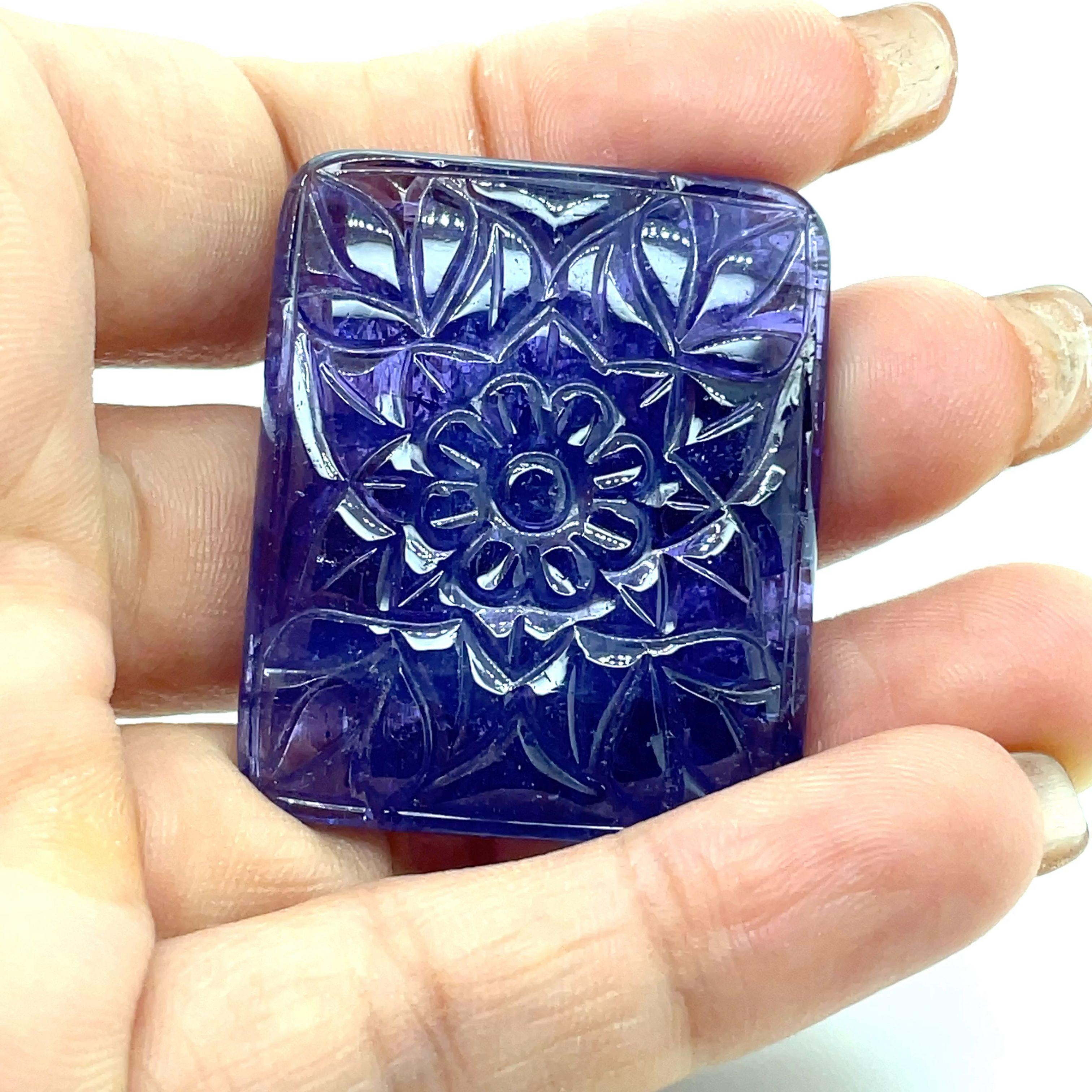 Carved Flower Tanzanite Cts 126.36 For Sale 3