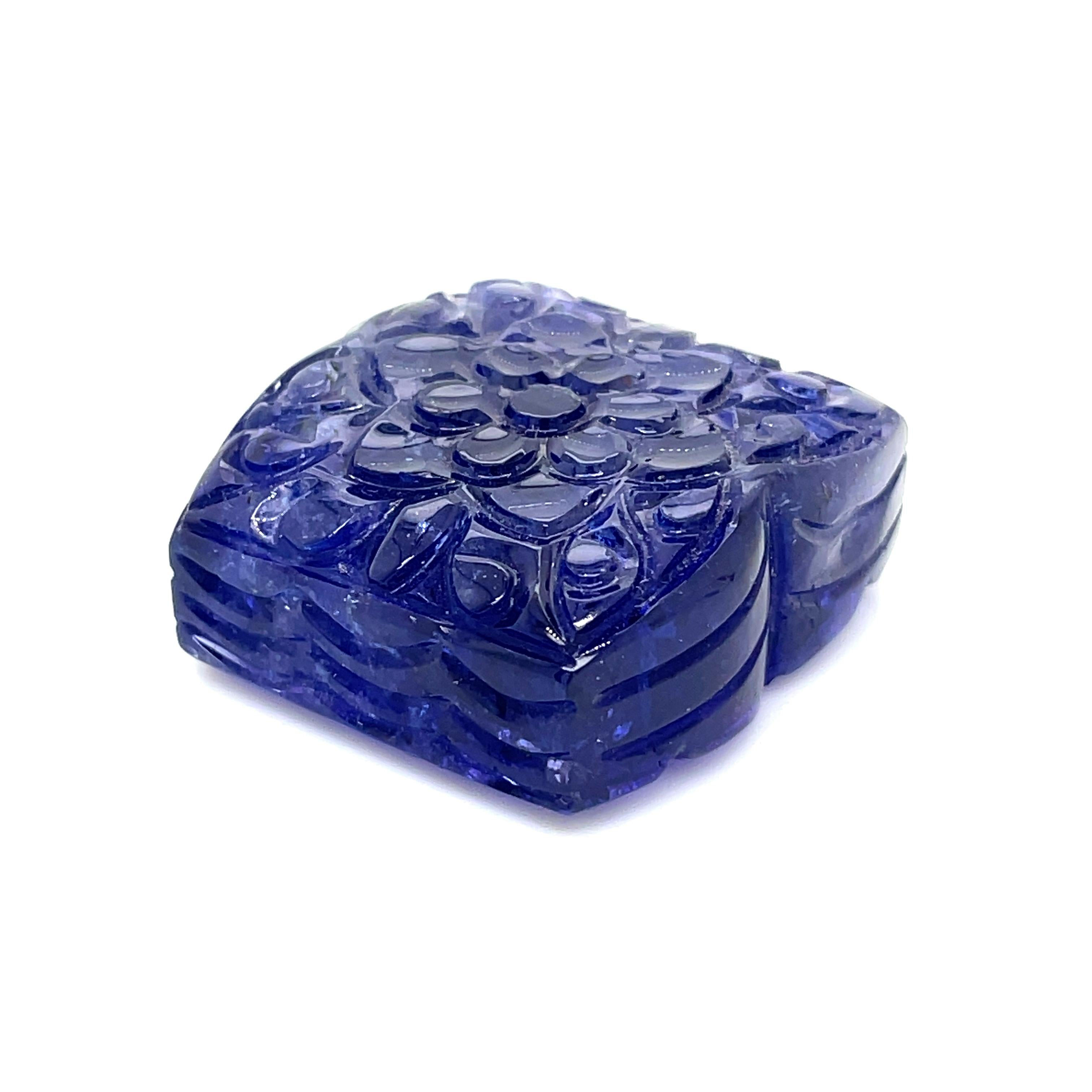 Carved Flower Tanzanite Cts 128.94 In New Condition For Sale In Hong Kong, HK