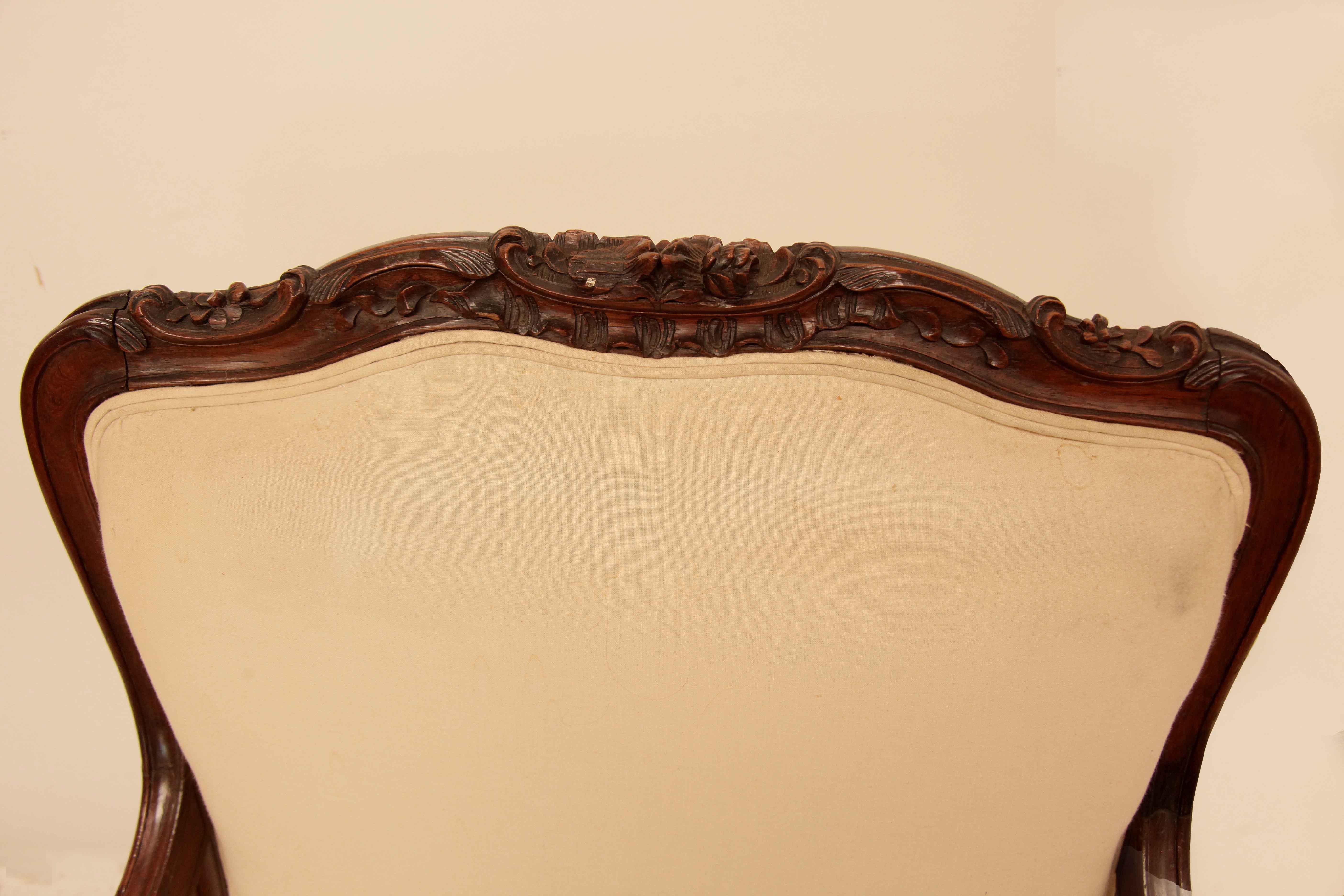 Carved French Bergere Chair In Good Condition For Sale In Wilson, NC