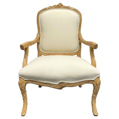 Poltrona francese intagliata