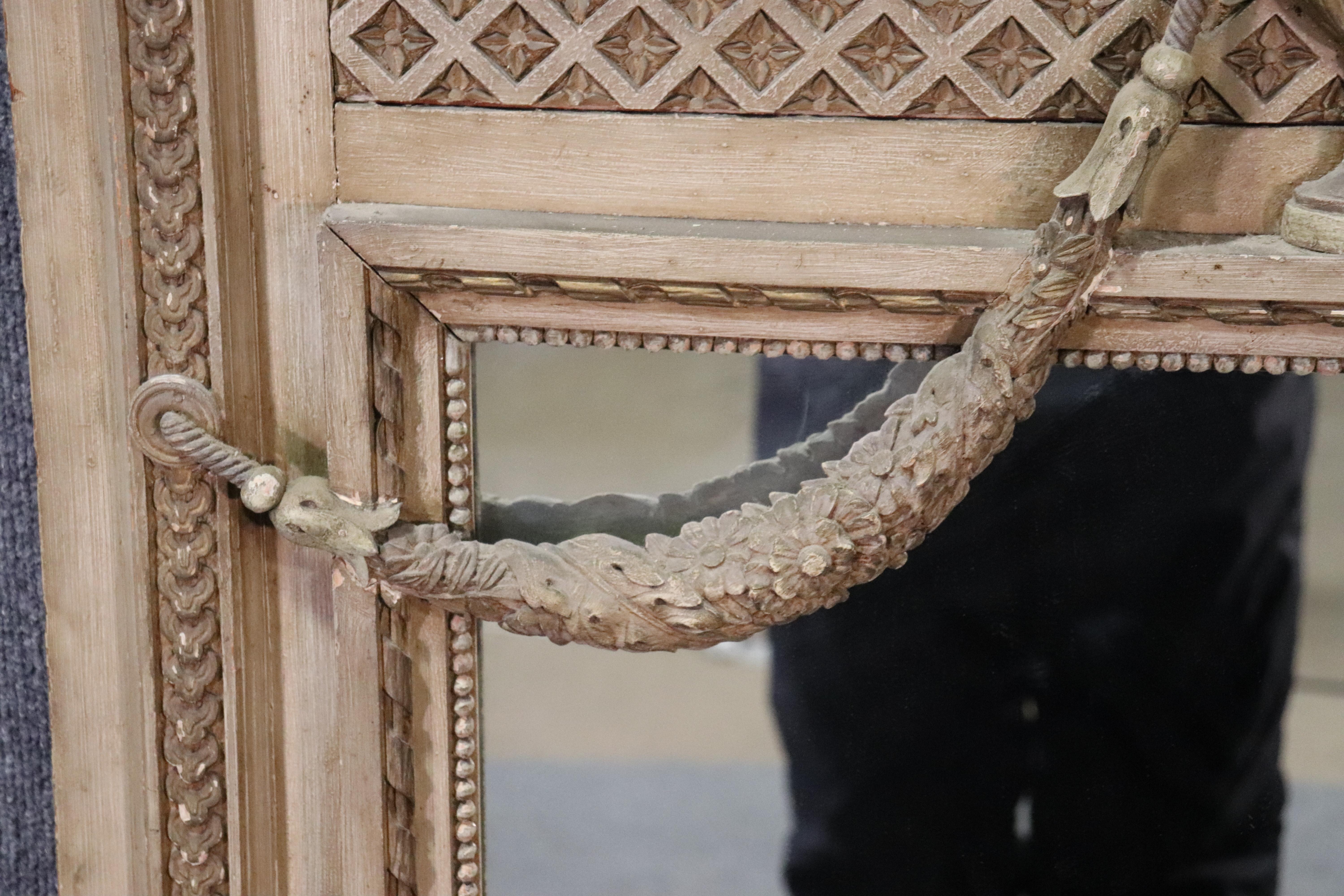 Carved French Distressed Creme Painted Louis XV Trumeau Mirror, circa 1940 In Good Condition In Swedesboro, NJ