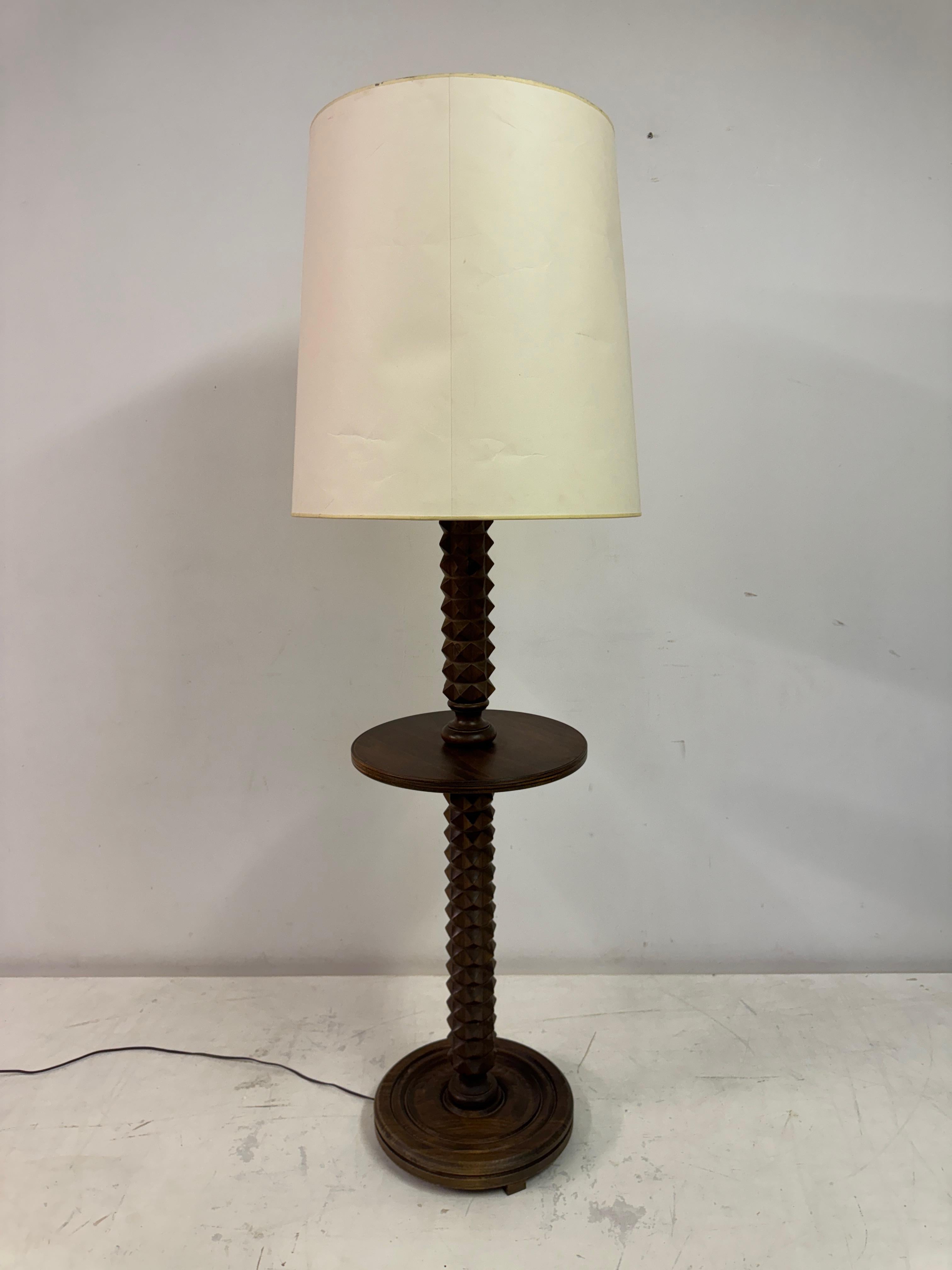 Lampada da terra francese intagliata nello stile di Charles Dudouyt in vendita 2