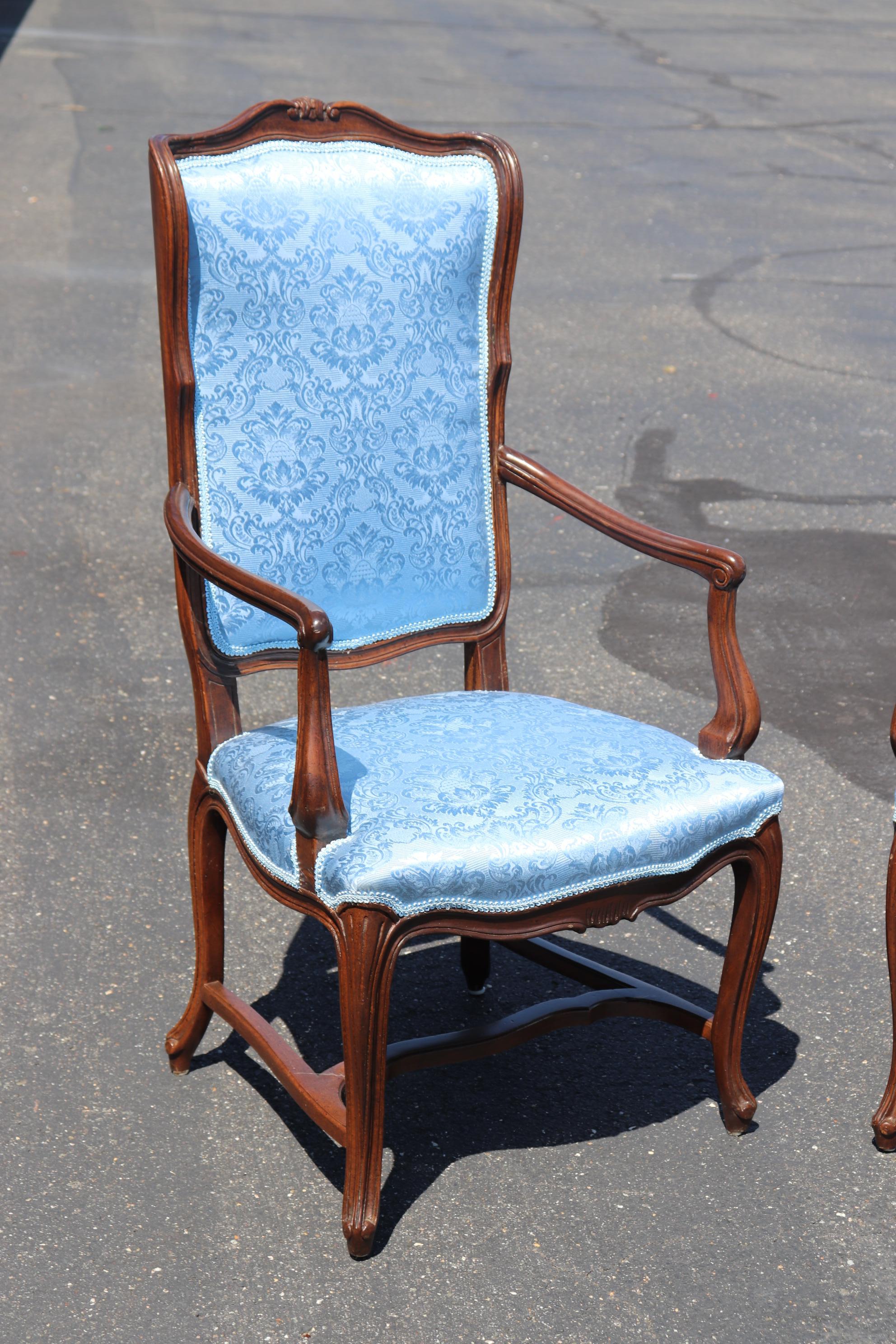 Carved French Louis XV Dining Armchairs Circa 1950s In Good Condition In Swedesboro, NJ