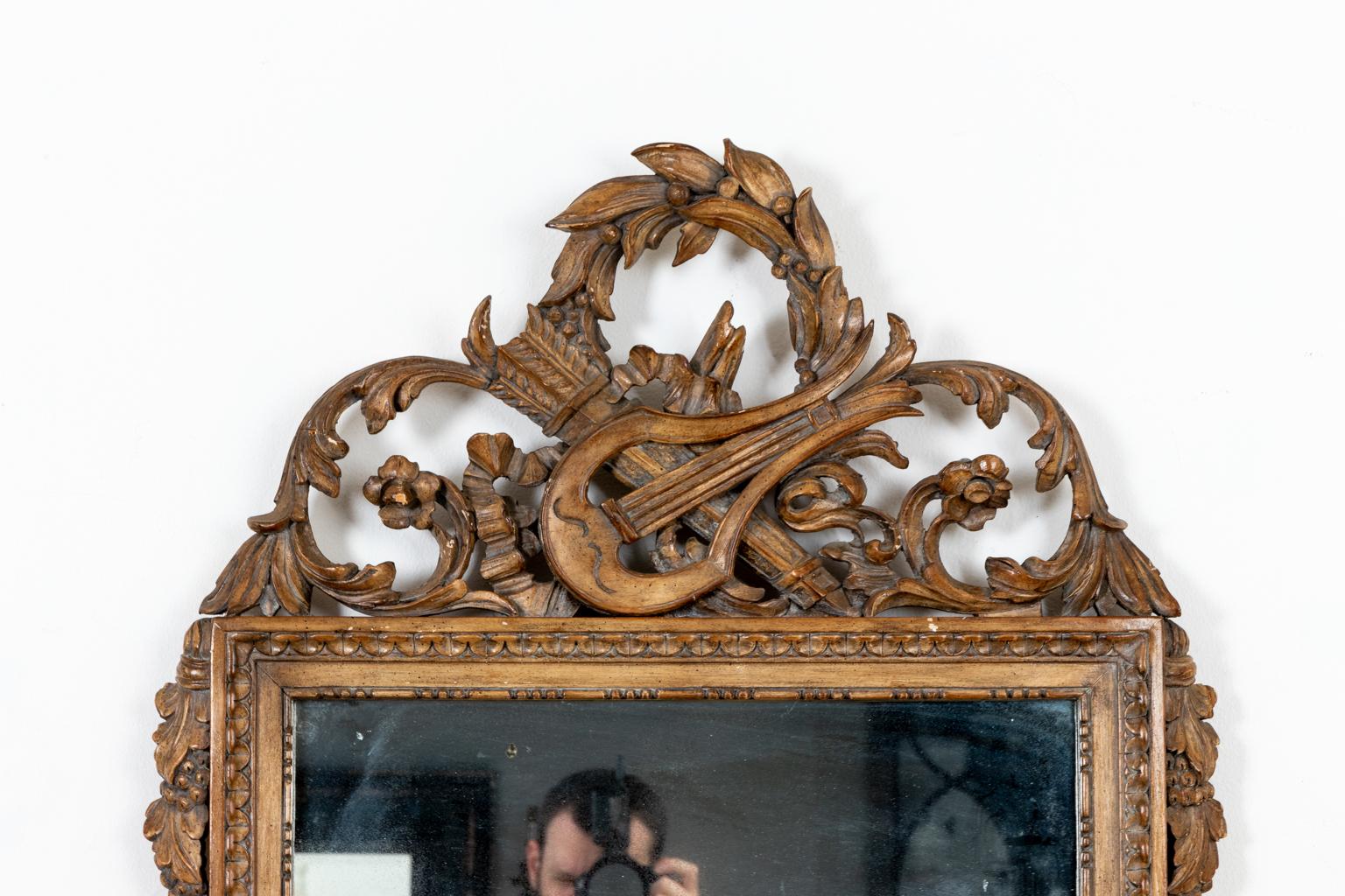 Carved French Mirror In Good Condition For Sale In Stamford, CT