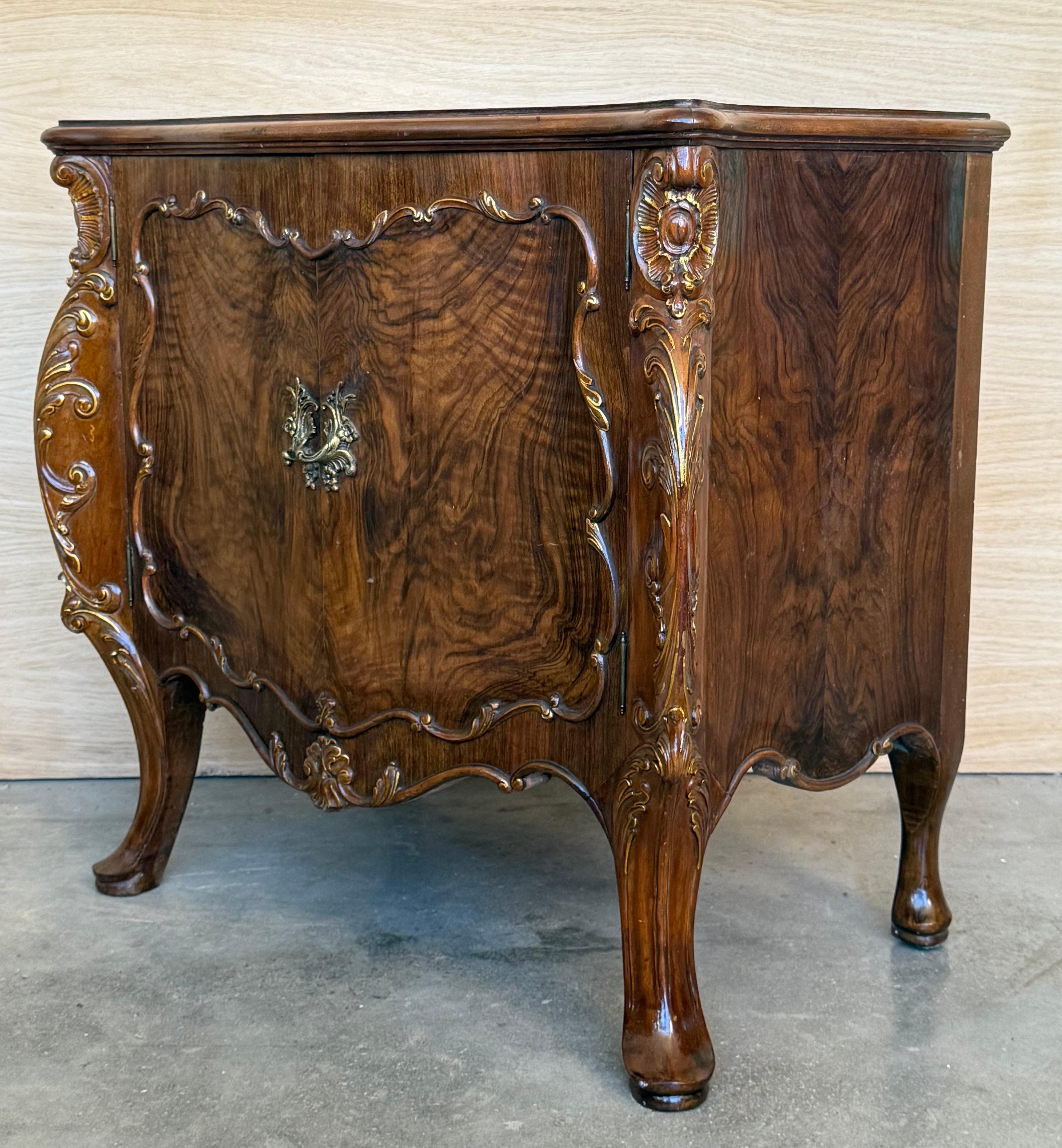20ième siècle Carved French Nightstands or Commodes with doors Burl Walnut, 1930s, Set of 2 en vente
