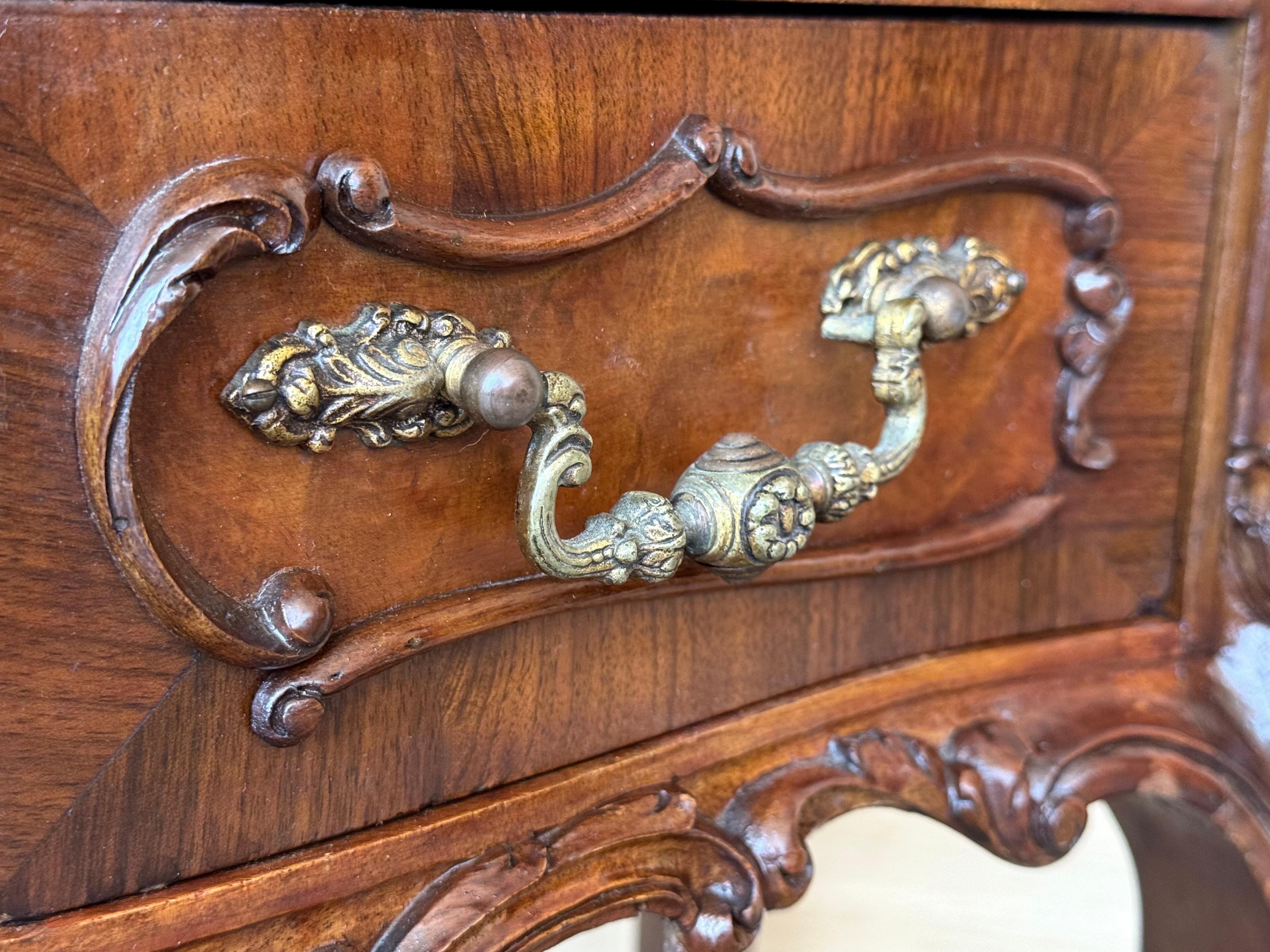 Carved French Nightstands with doors and Marble Top, 1930s, Set of 2 For Sale 7